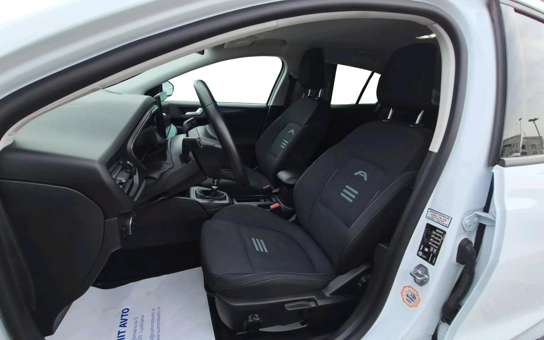 Zunanja slika - Ford Focus - Karavan 1.0 EcoBoost Active-SLO-NAVI-RADAR-BLISS - 5