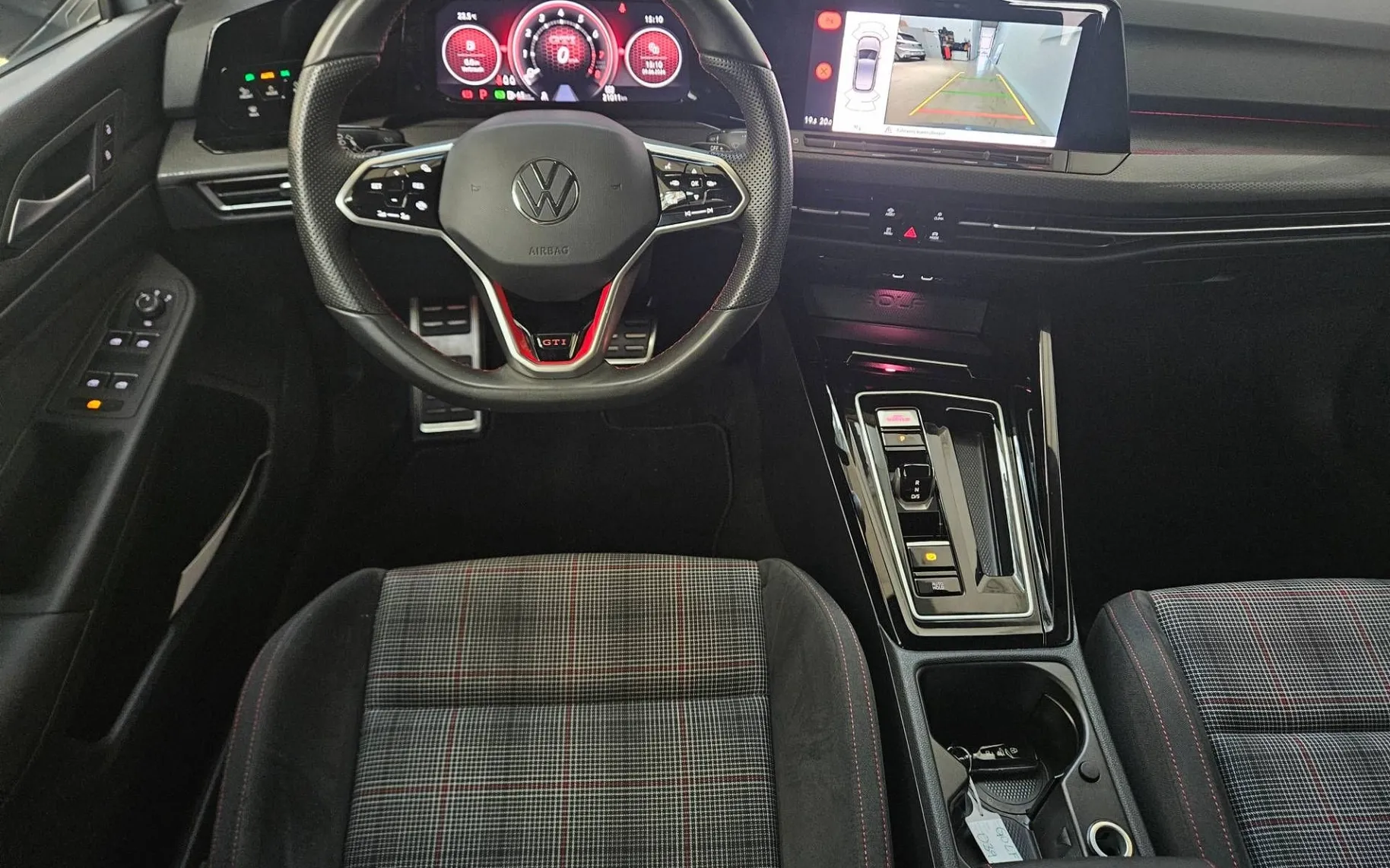 Notranja slika - Volkswagen Golf - 2.0 TSI GTI DSG SUPER PONUDBA - 7