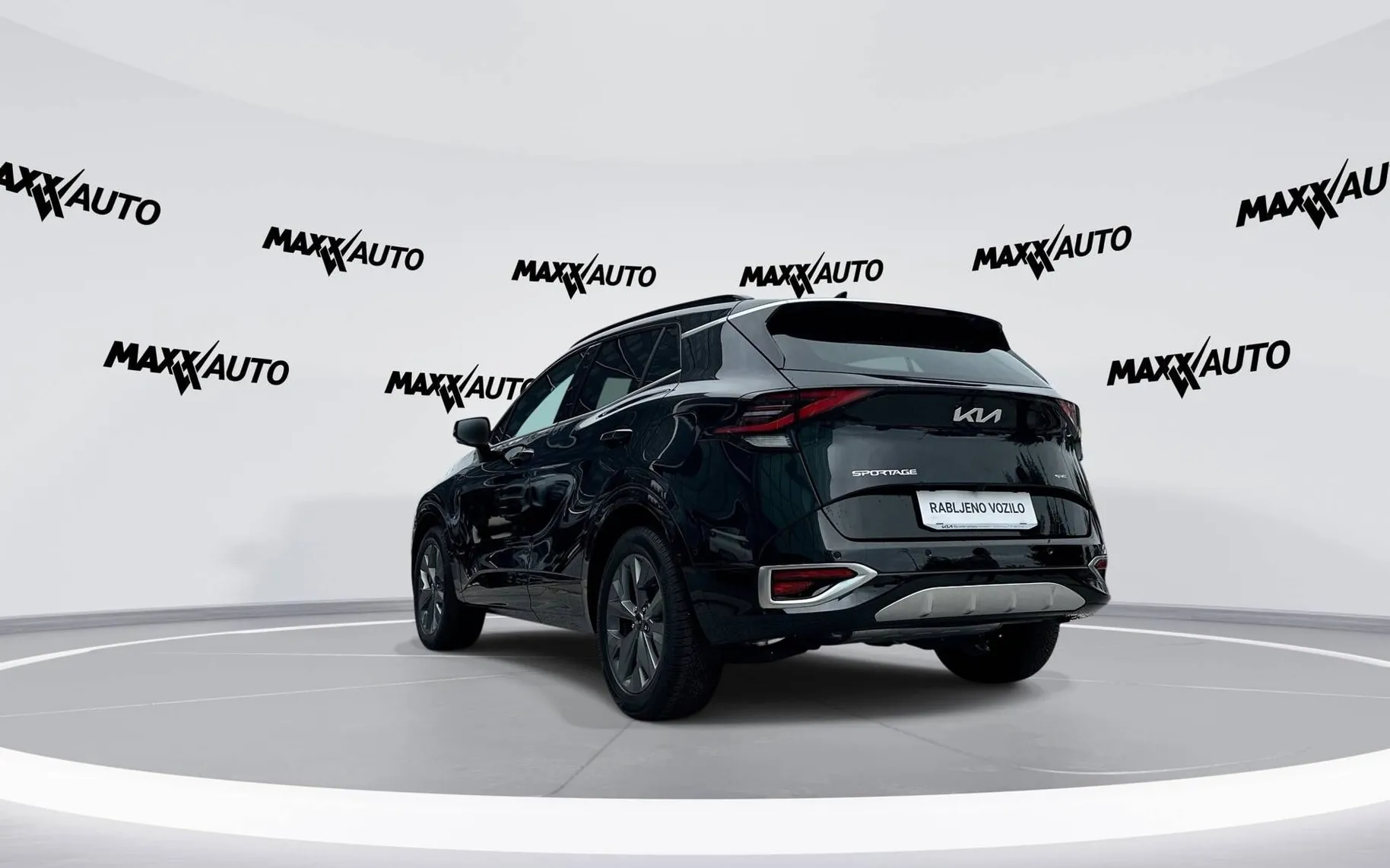 Notranja slika - KIA Sportage - 2WD 1.6 T-GDI HEV GT-Line Avt... - 7