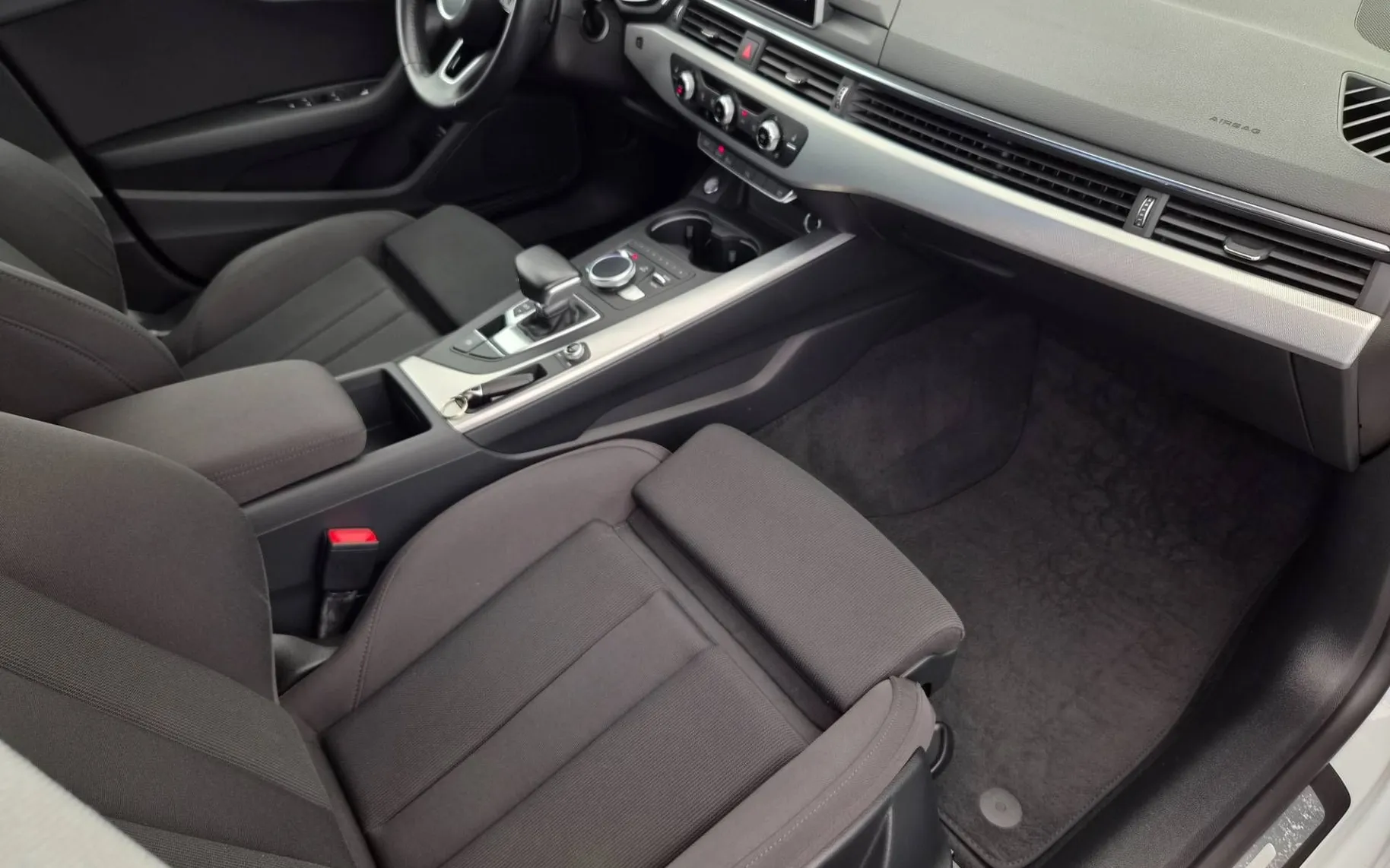 Notranja slika - Audi A5 Sportback - 2.0TDI-S LINE-VIRTUAL-SPORT-133.000KM-NA OBROKE - 7