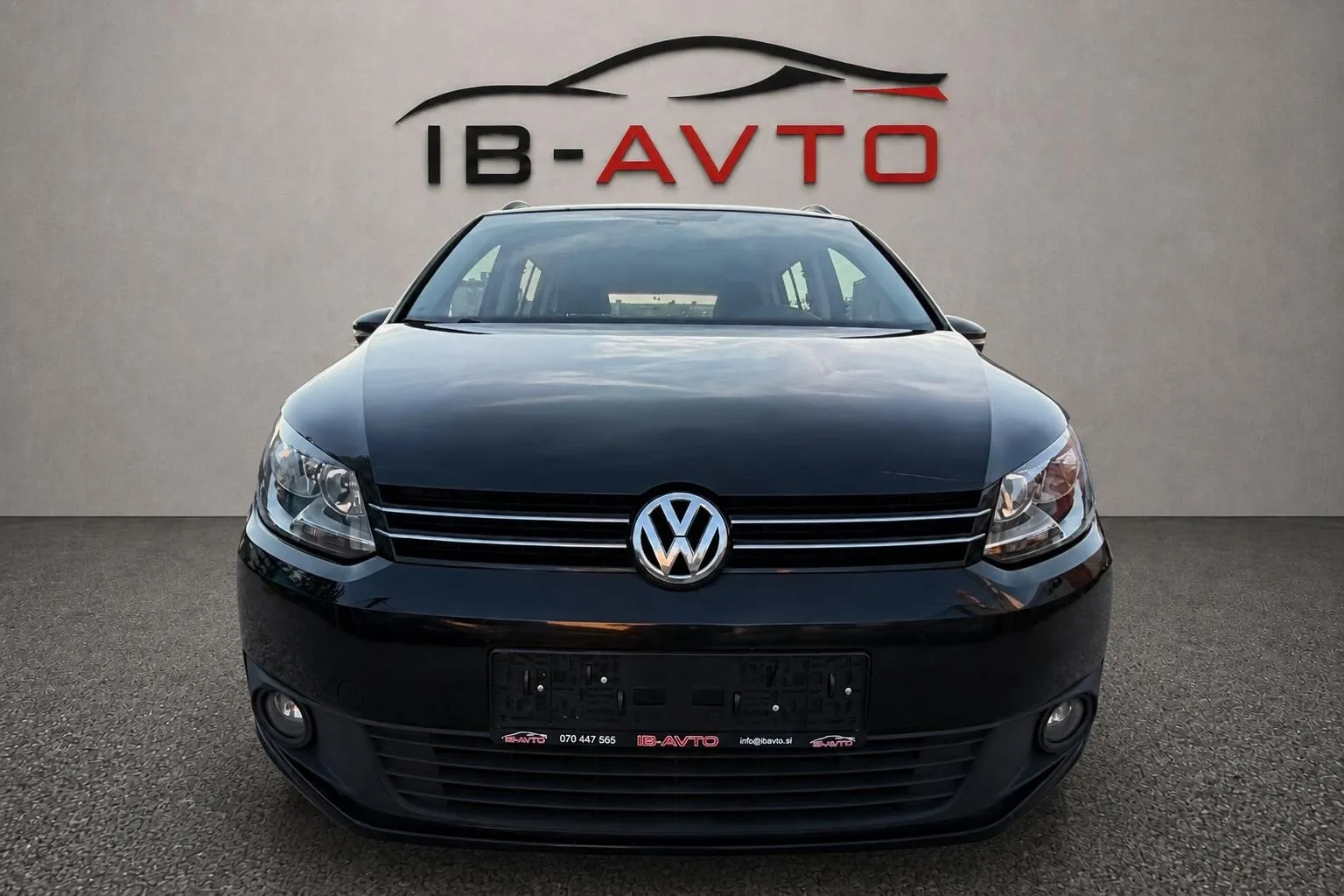Zunanja slika - Volkswagen Touran - 1.6 TDI  7-Sedežev - 5