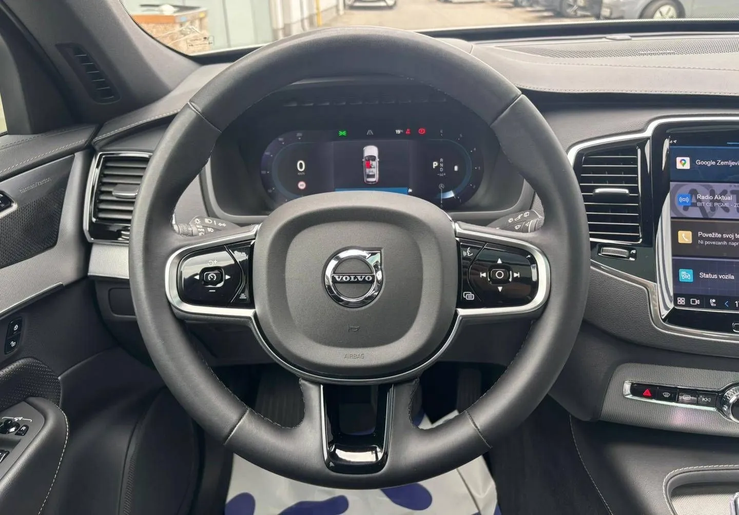 Notranja slika - Volvo XC90 - B5D AWD Plus Dark Avt. SLO-ZRAČNO-HAR KARDON-PANO - 11
