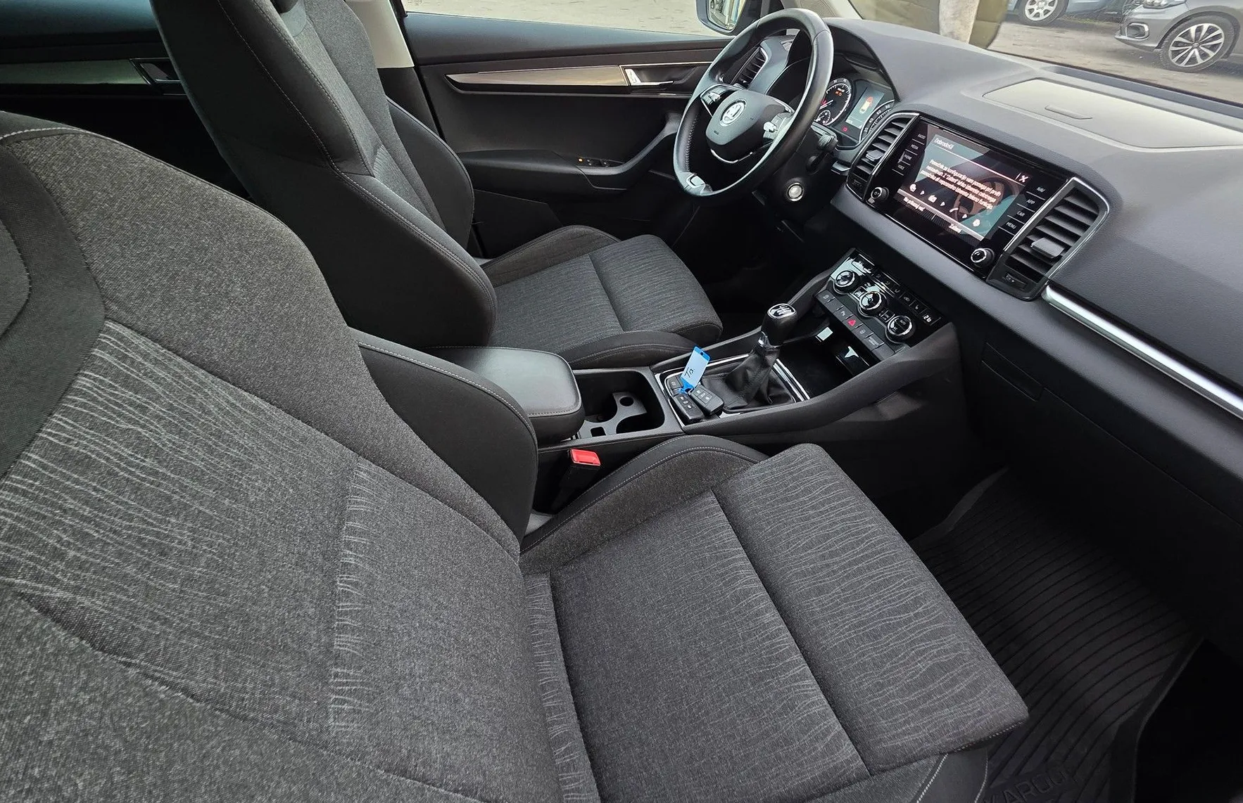 Zunanja slika - Škoda Karoq - 1.0 TSI SPORT LED-KAMERA-NAVI-GRETJE SŽ-1.LASTNIK - 11