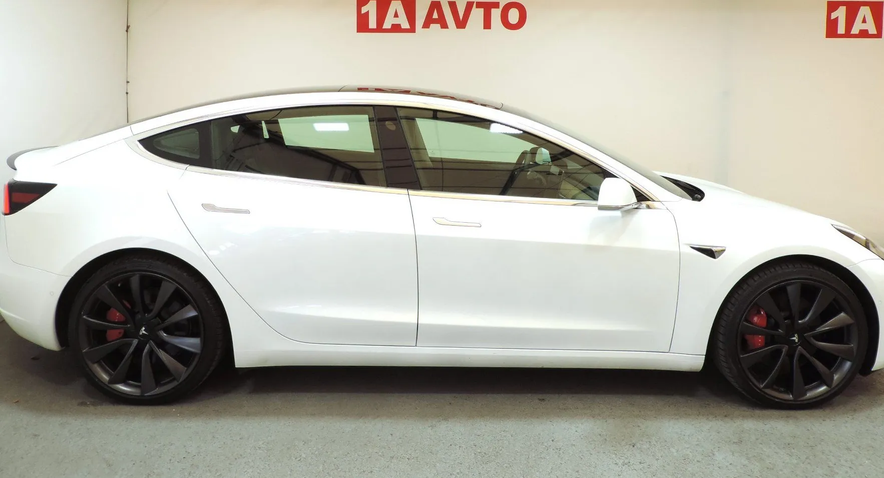Zunanja slika - Tesla Model 3 - Performance AWD  Dual Motor 2x65 kW - 4