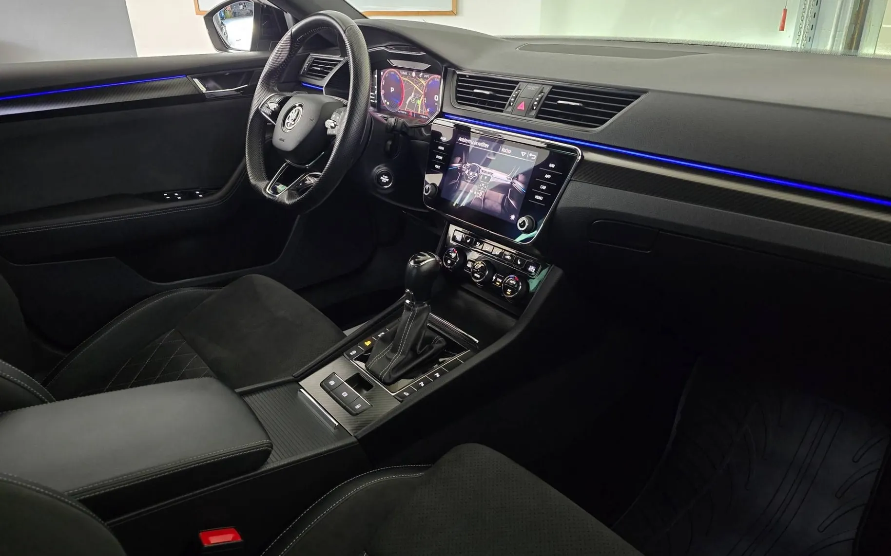 Notranja slika - Škoda Superb - Sportline 2.0 TDI DSG - Matrix.kamera.memory.DCC - 10