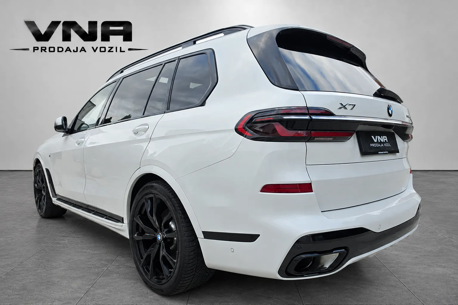 Zunanja slika - BMW serija X7: - X7 xDrive40d Avt. |SKY|ZRAK|PANO|HL-SED|MAX-OPREMA - 4