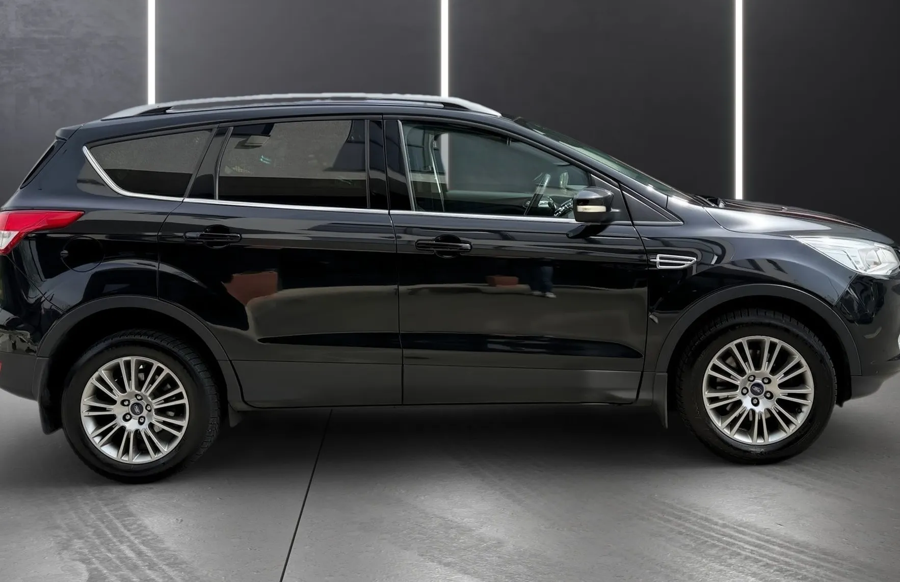 Zunanja slika - Ford Kuga - 2.0 TDCi TITANIUM SLOVENSKI 1.LASTNIK - 8