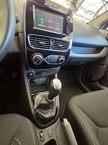 Zunanja slika - Renault Clio - 0.9 TCe PDC Avt. Klima Redno Servisiran - 15