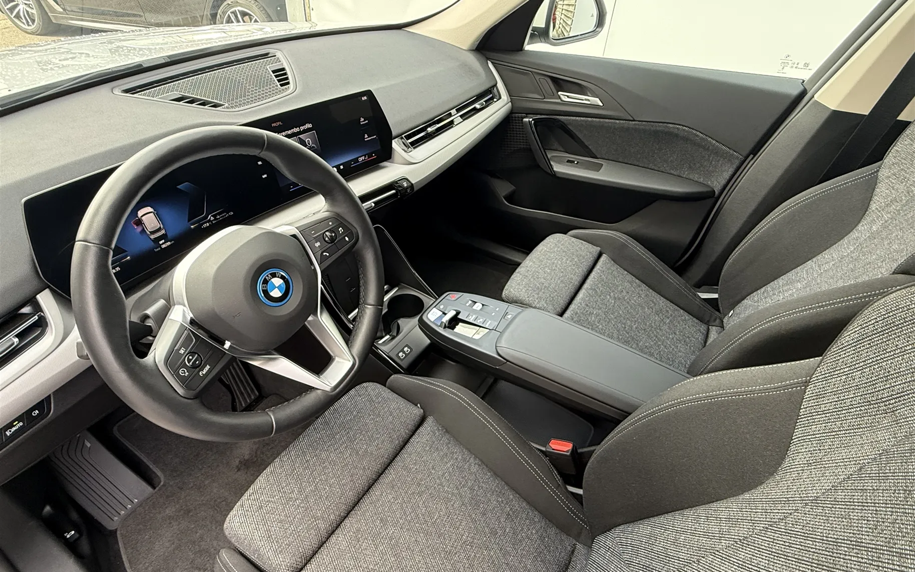 Zunanja slika - BMW X1 - xDrive30e - 6