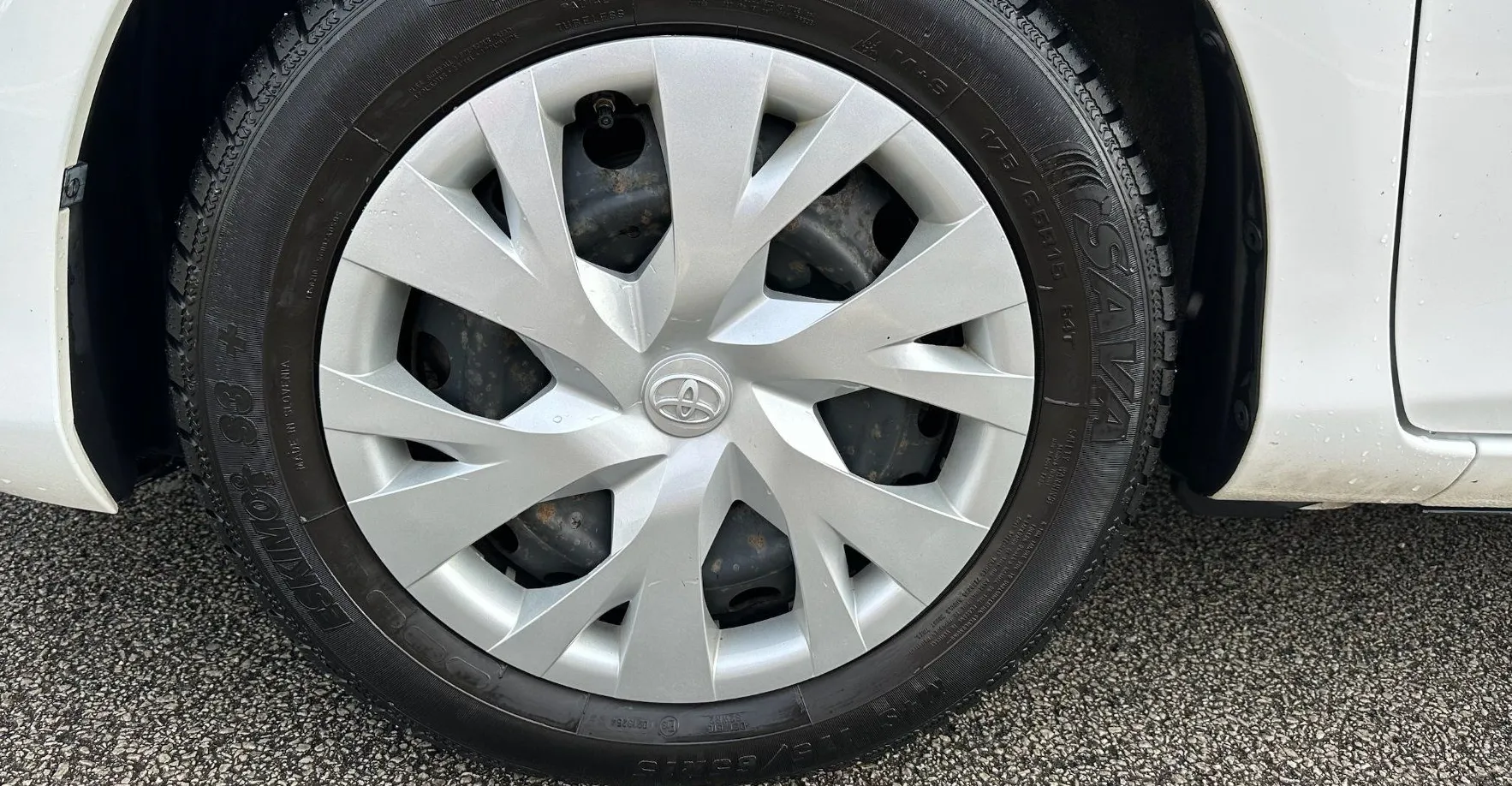Zunanja slika - Toyota Yaris - Hybrid 1.5 VVT-i Stella Avt. SLO POREKLO - 16