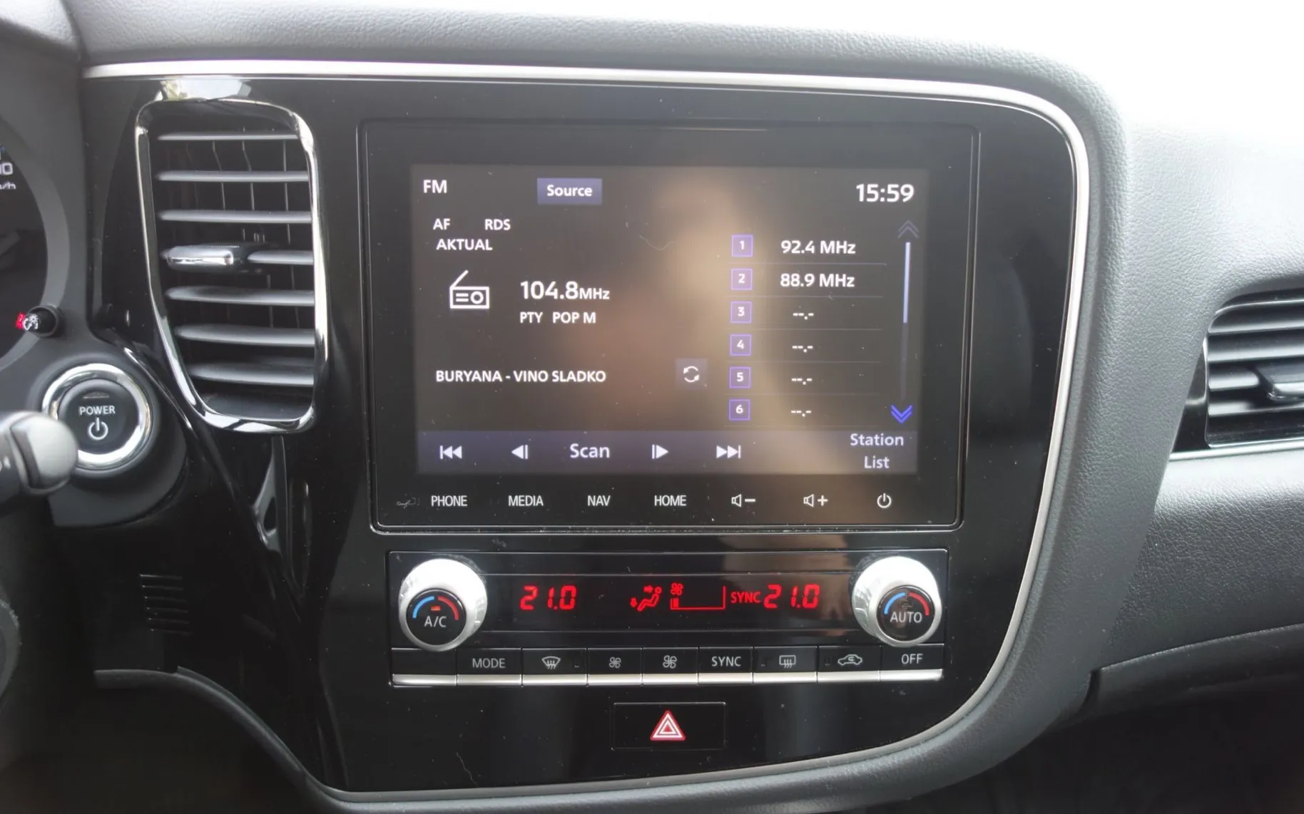 Zunanja slika - Mitsubishi Outlander - PHEV 2.4 MIVEC Twin Motor INSTYLE+ - 13