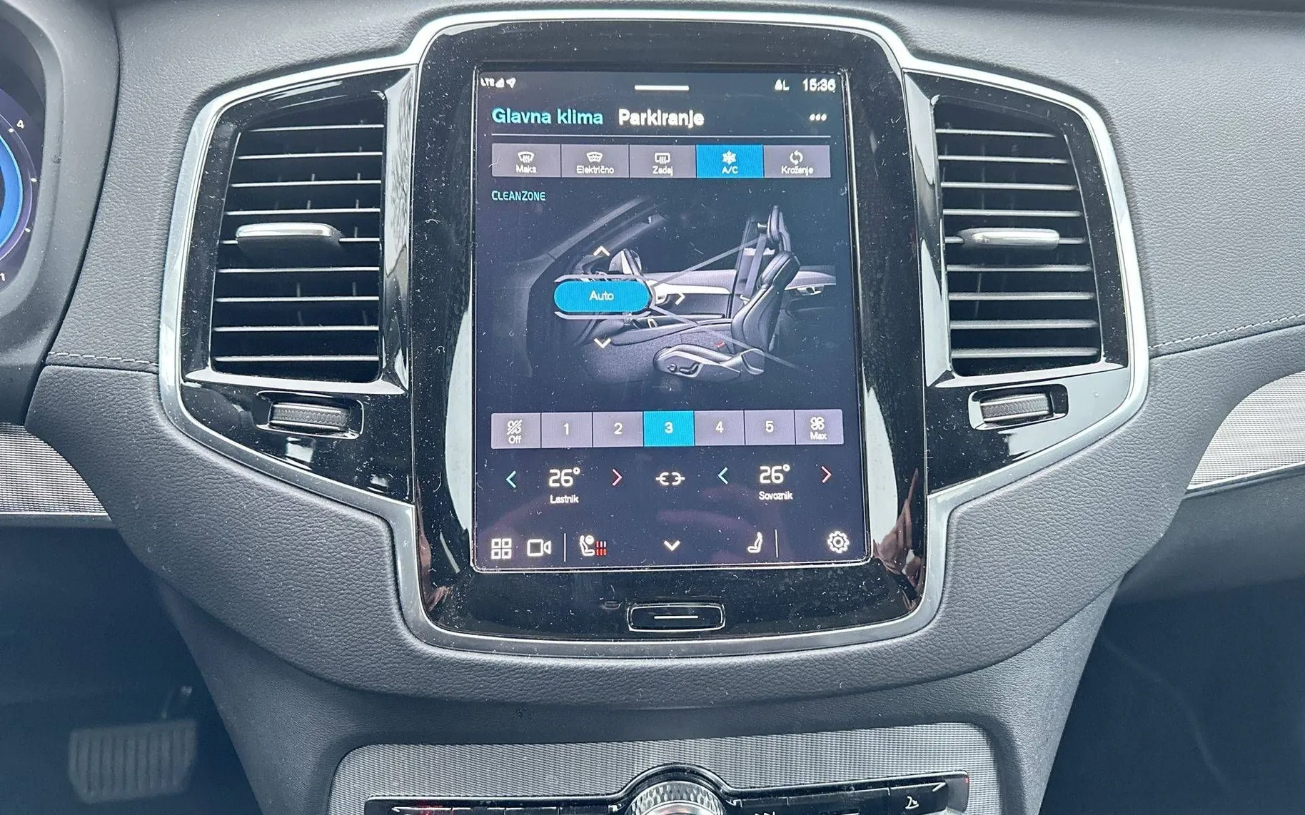 Notranja slika - Volvo XC90 - B5D AWD Plus Bright Avt. 7 sedežev PANO-KLJUKA... - 18