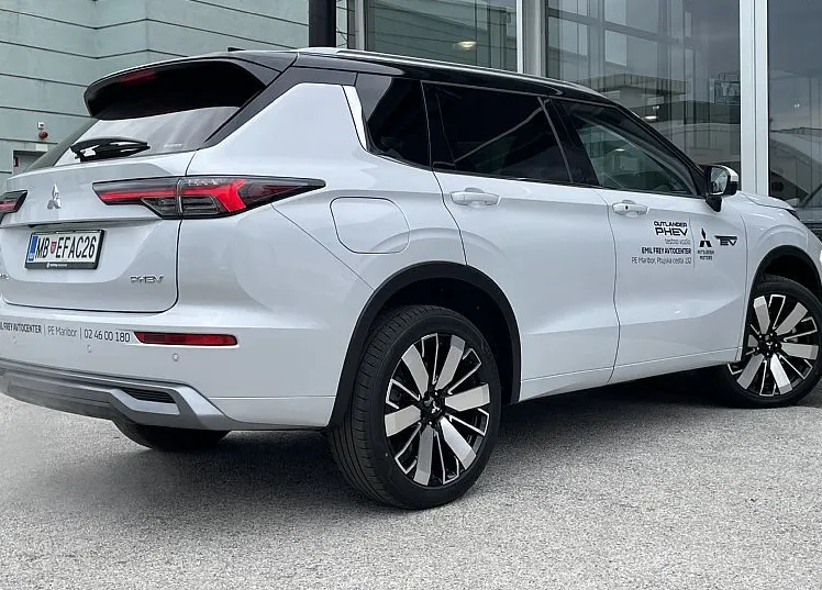 Zunanja slika - Mitsubishi Outlander - 2.4 PHEV Instyle Auto - 4