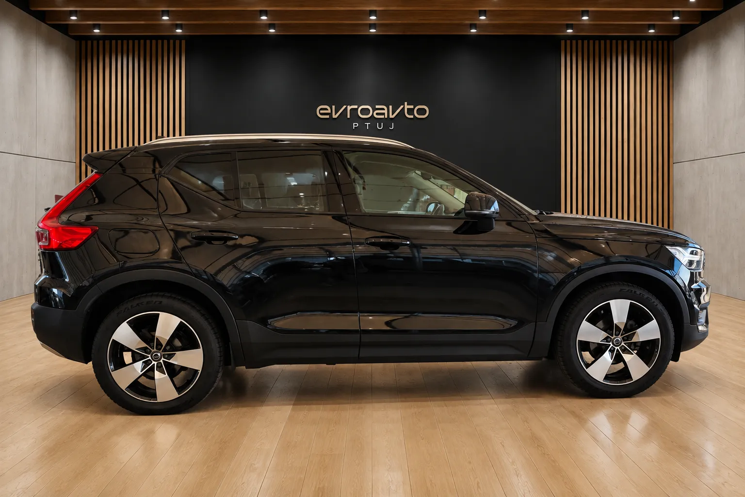 Notranja slika - Volvo XC40 - D3 Momentum Avt.Radarski temp.  ACC -Kamera - 7