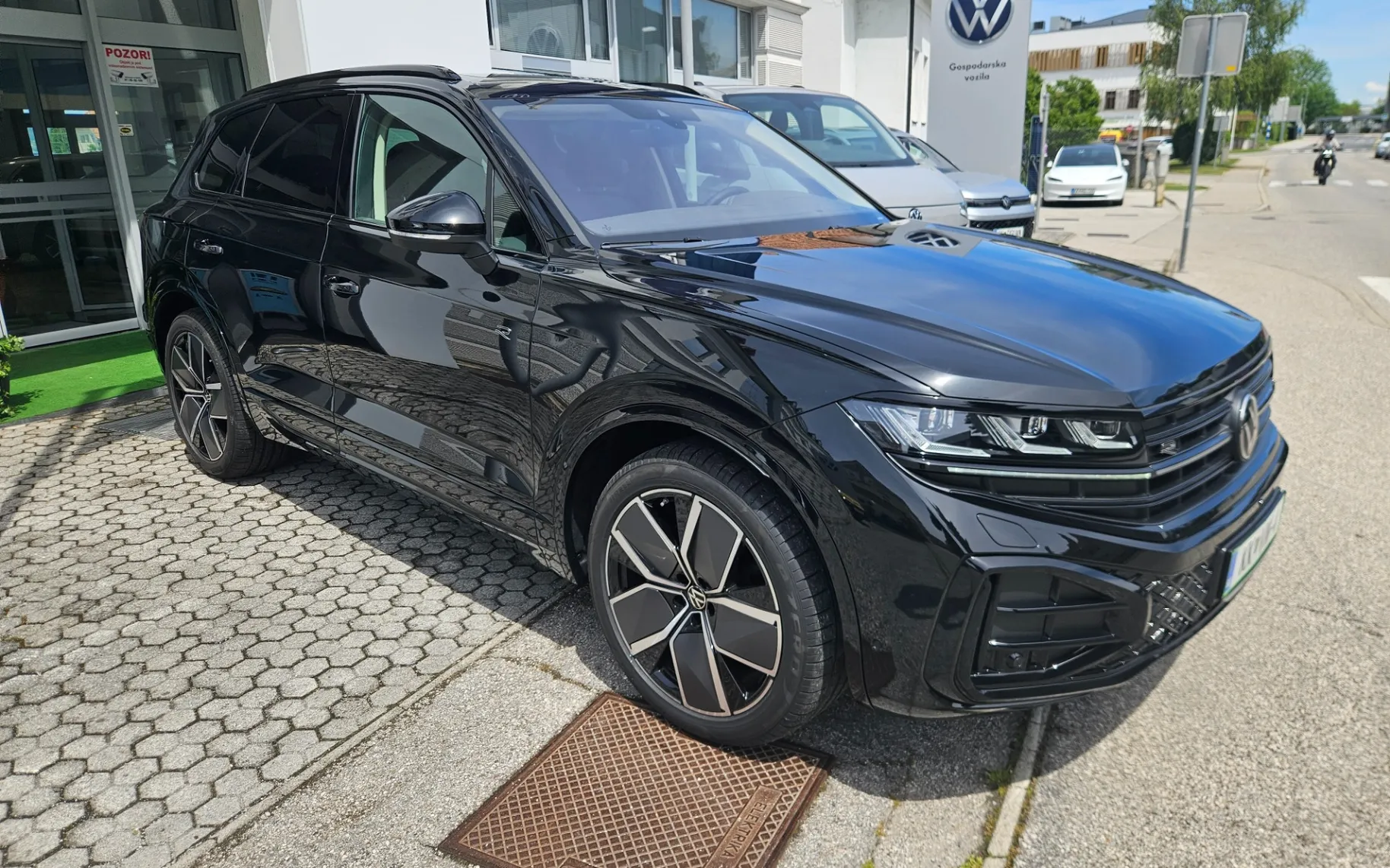 Zunanja slika - Volkswagen Touareg - 4motion V6 TDI BMT R-Line Final Edition - 2