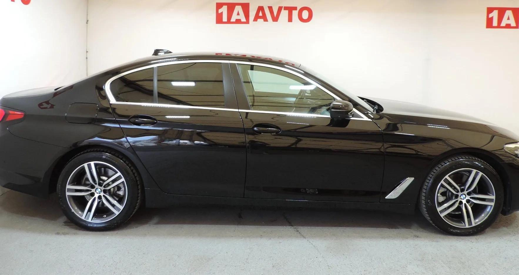 Zunanja slika - BMW Serija 5 - : 520i Avt. USNJE-360 KAMERA-HEAD UP…… - 4
