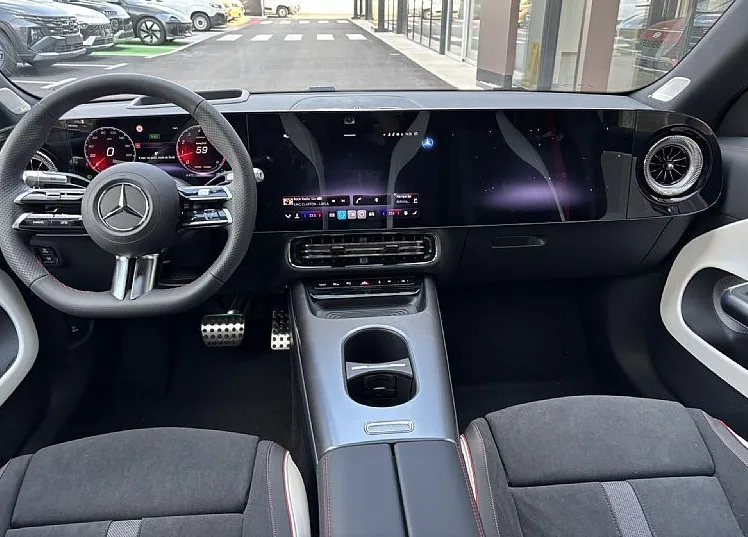 Zunanja slika - Mercedes-Benz CLA-Razred - CLA 200 AMG LINE Plus. Burmester... - 4