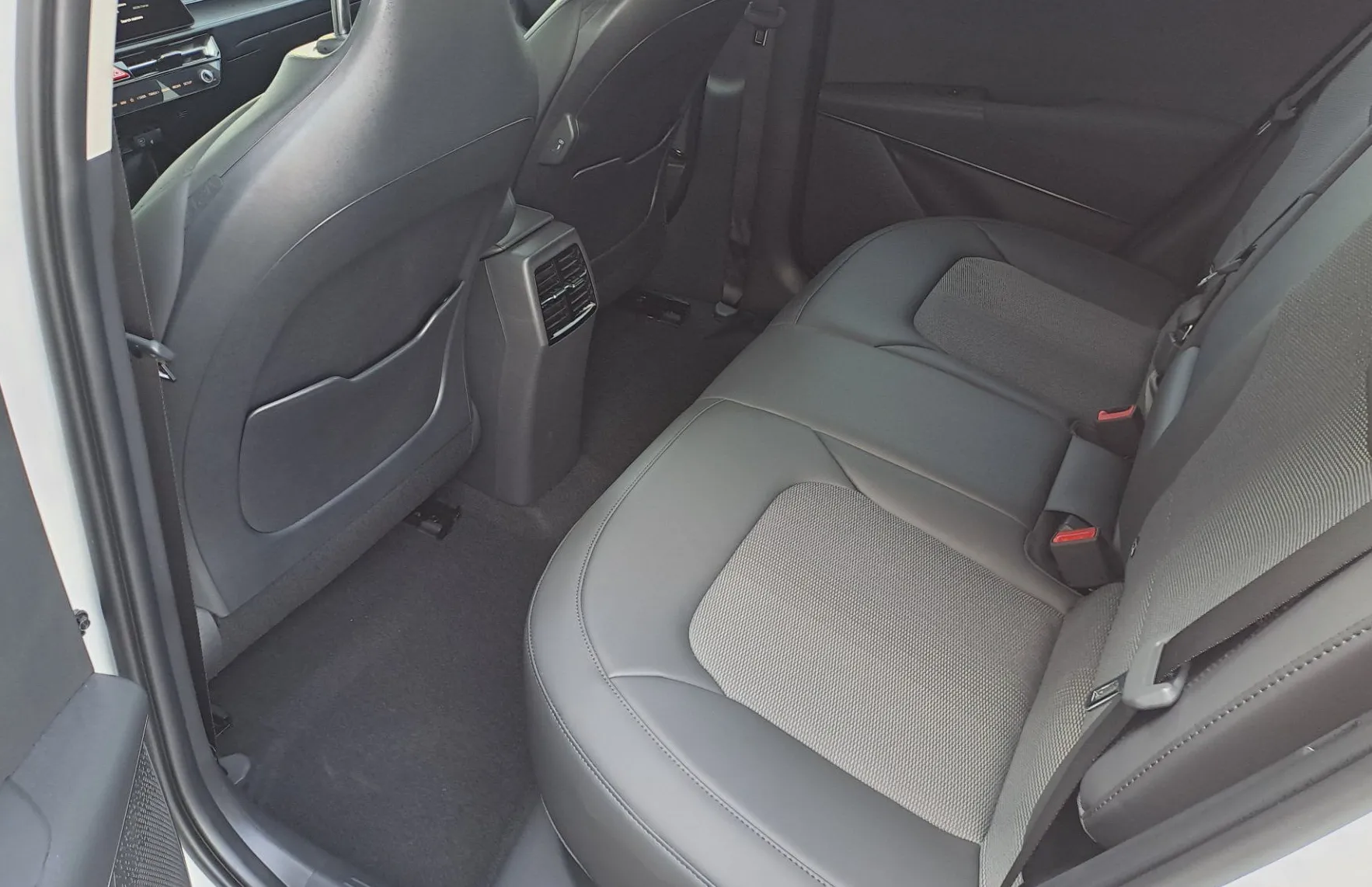 Zunanja slika - KIA Niro - Limited Edition - 13
