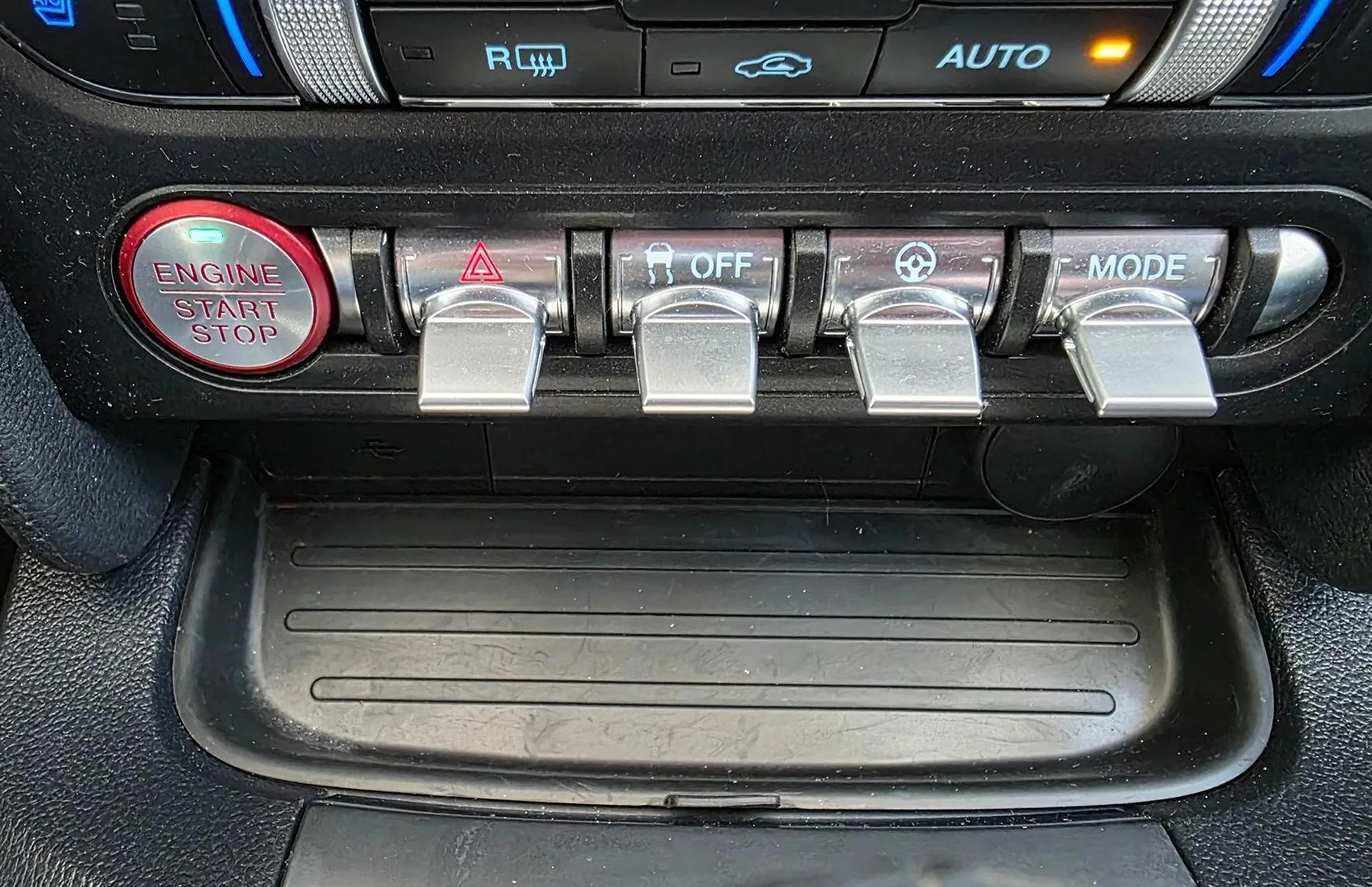 Zunanja slika - Ford Mustang - 2.3 - LED - USNJE - GR. + HLAJ. SED. - KAMERA - 13