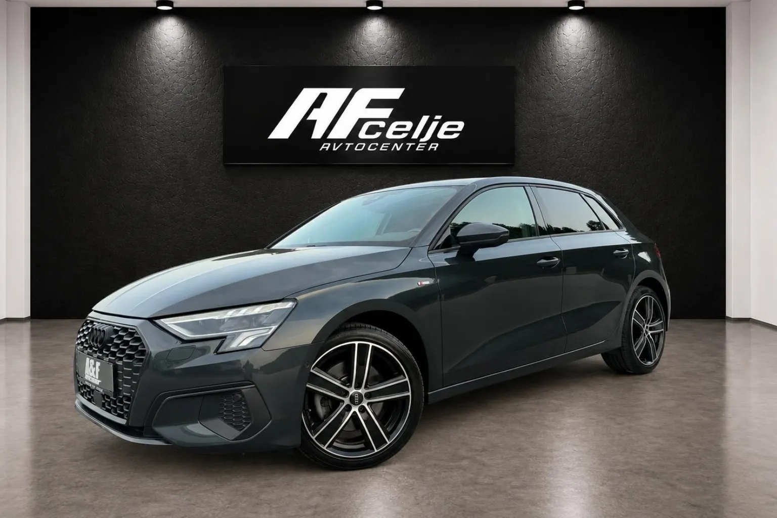 Zunanja slika - Audi A3 - 2.0 TDI-S LINE-MATRIX-115.000km-VIRTUAL-LANE ASIST - 1