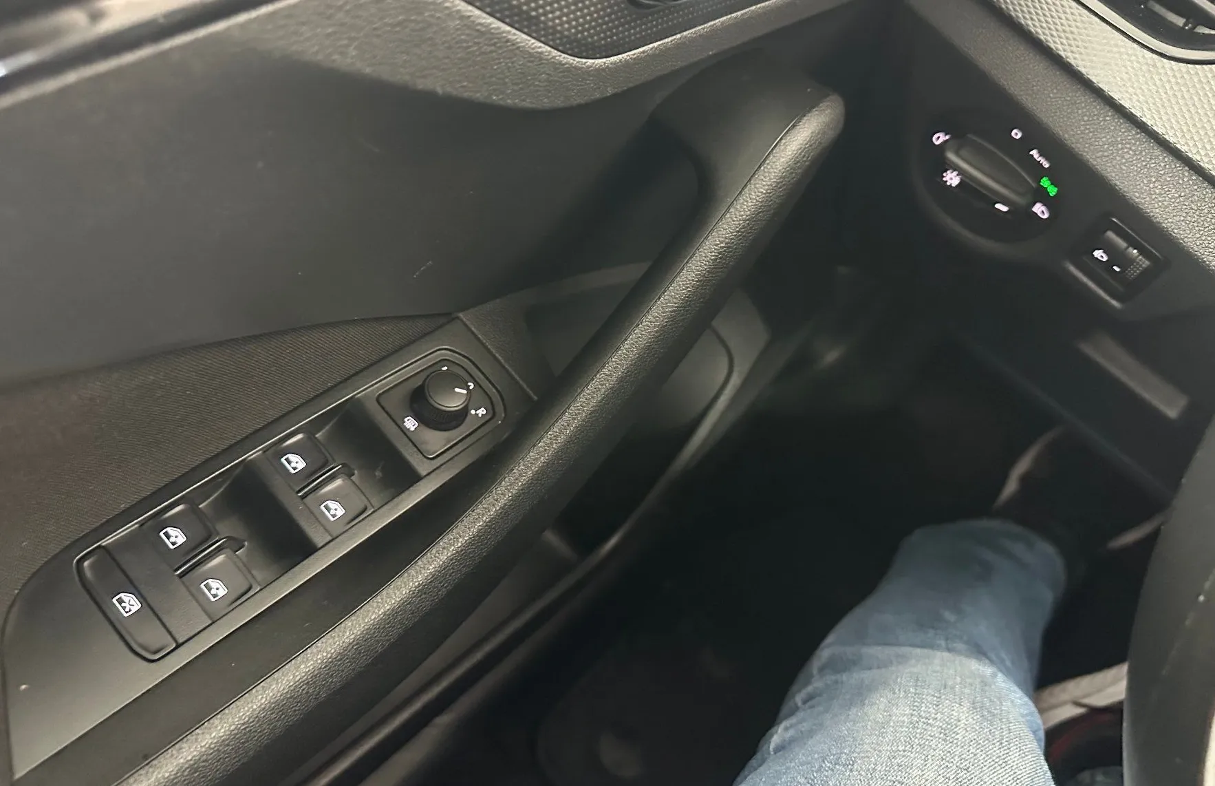 Zunanja slika - Škoda Kamiq - 1.0 TSI Ambition 70 kW SAMO 51.000 KM - 9