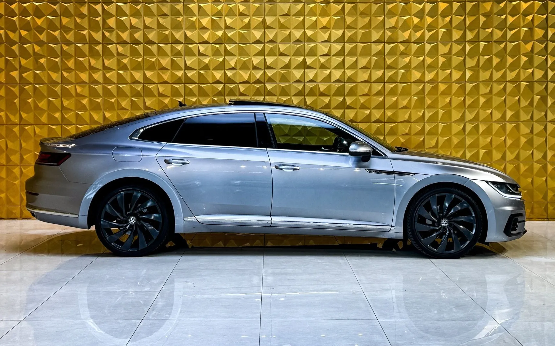 Notranja slika - Volkswagen Arteon - 2.0 TDI AUT. R Line-PANO-MASAZA-VIRTUAL-KAMERA - 12