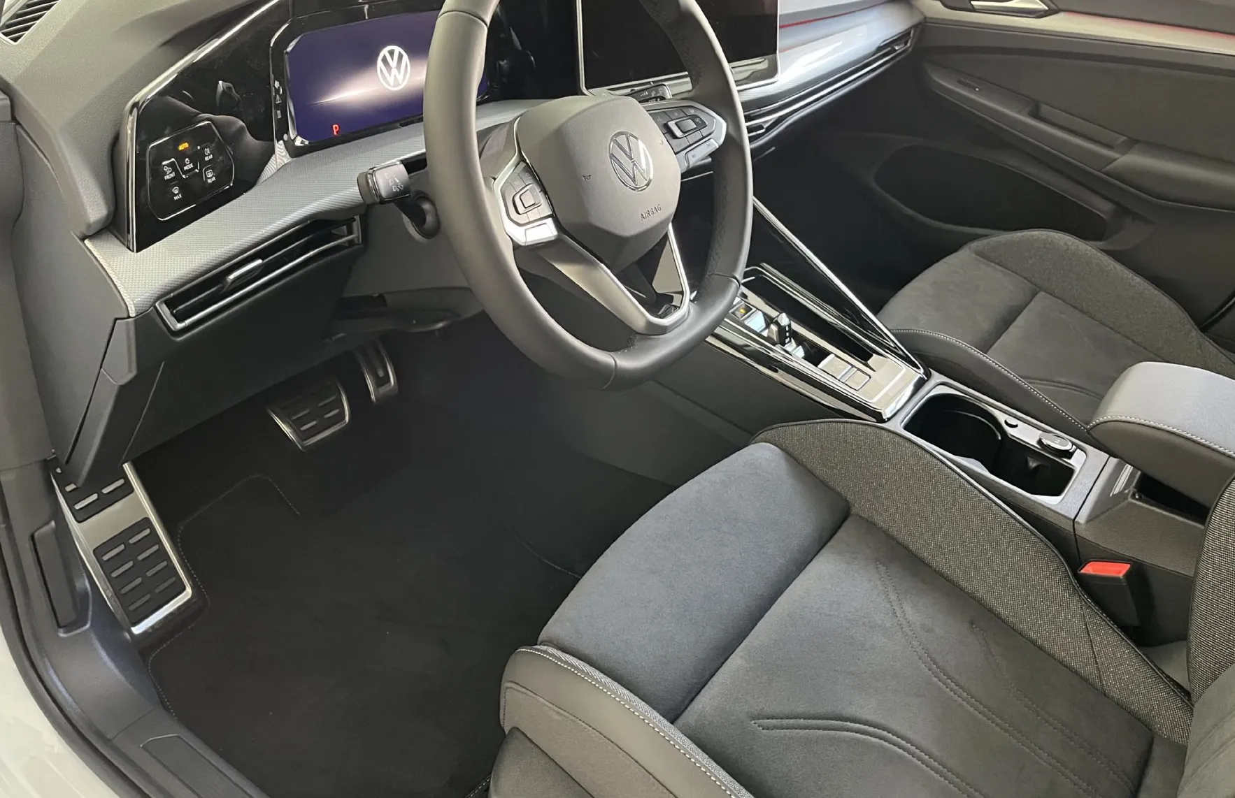Zunanja slika - Volkswagen Golf - 1.5 eHybrid DSG Style 150kW - 204 KM - 4