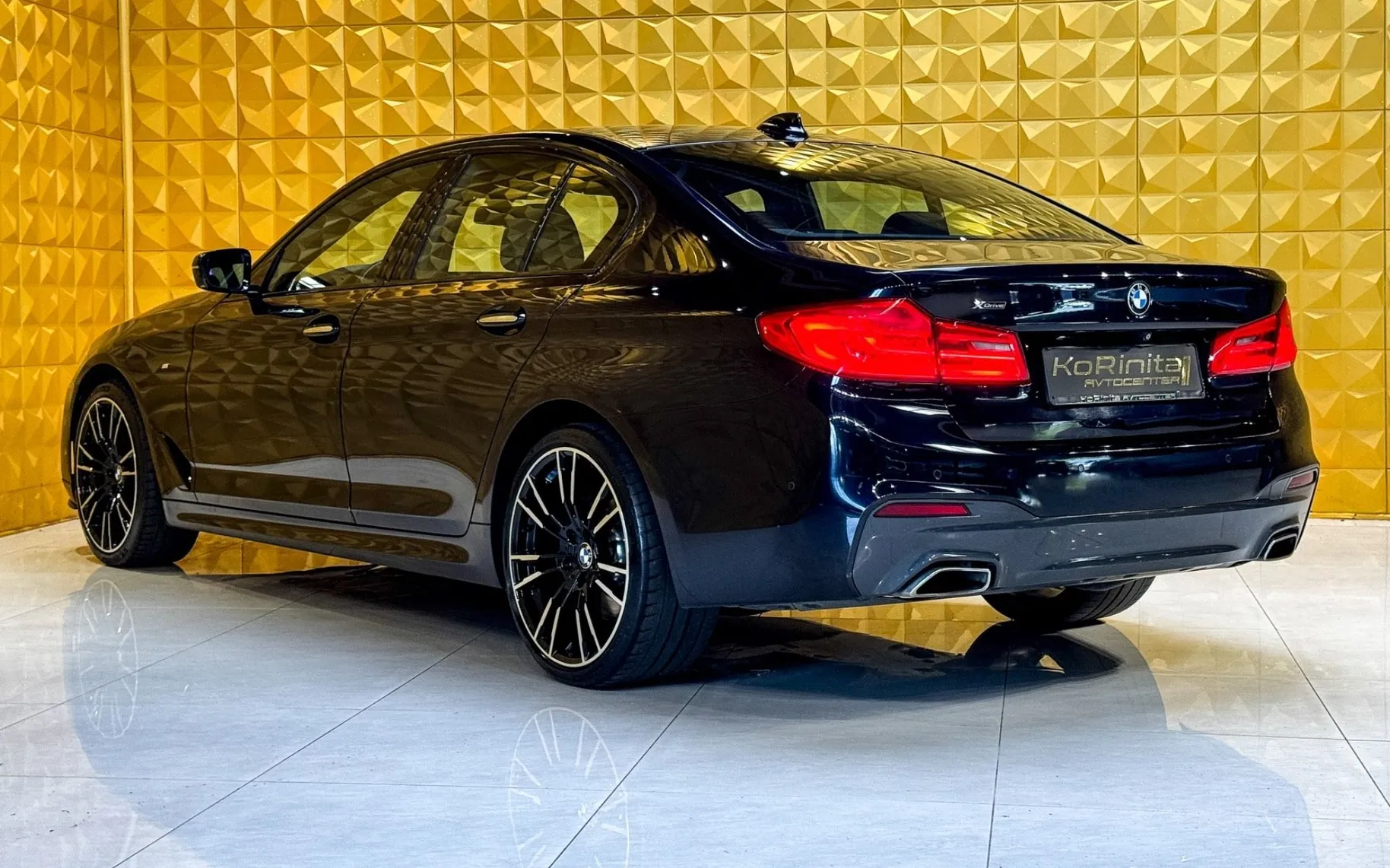 Notranja slika - BMW serija 5: - 530d xDrive AUT.-M Sport-LED-HEADUP-VIRTUAL - 9