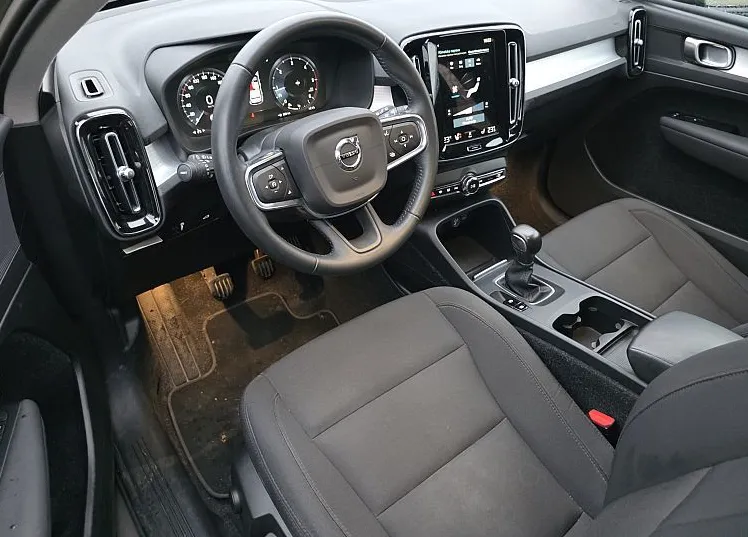 Zunanja slika - Volvo XC40 - D3 Momentum Pro FULLED•LANE•VIRTUAL•GRETJE•KEYLESS - 5
