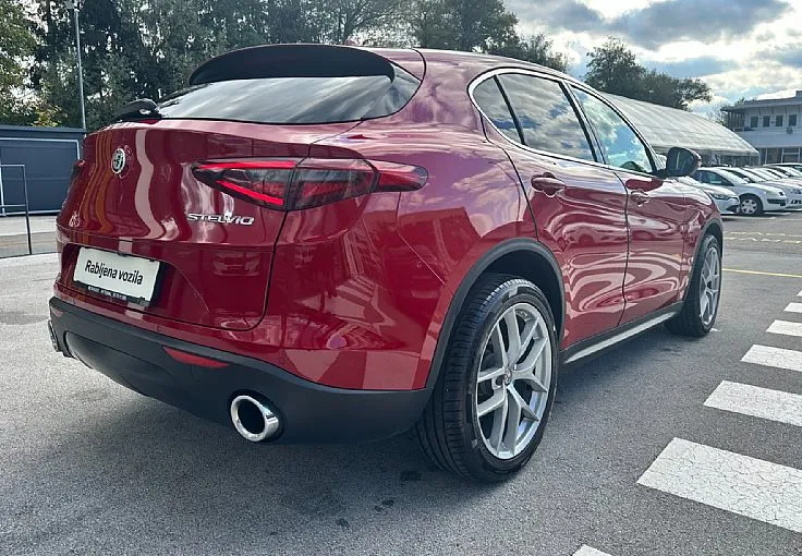 Zunanja slika - Alfa Romeo Stelvio - Q4 2.0 Turbo 280 First Edition Avt. - 4