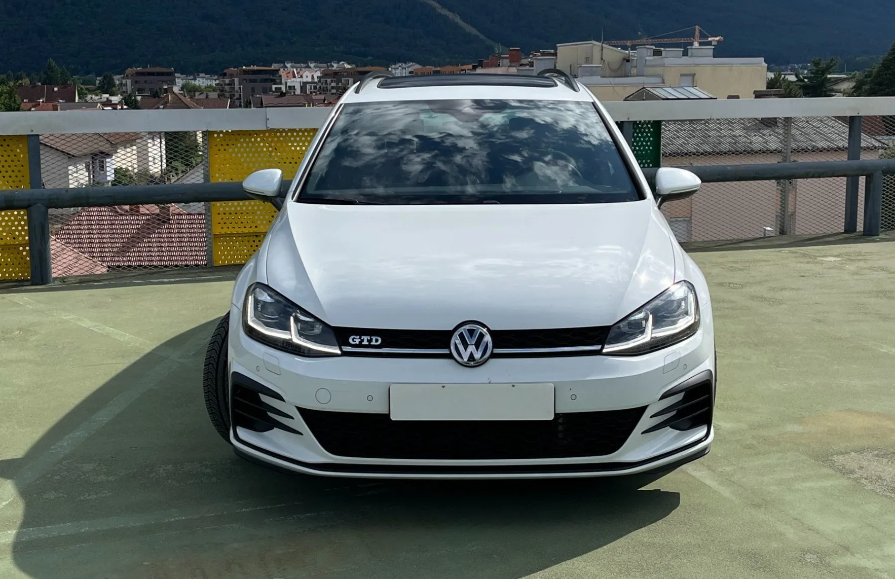 Zunanja slika - Volkswagen Golf - Variant 2.0 GTD BMT DSG LED. NAVI.2XPDC.OGR. SEDEŽ - 2