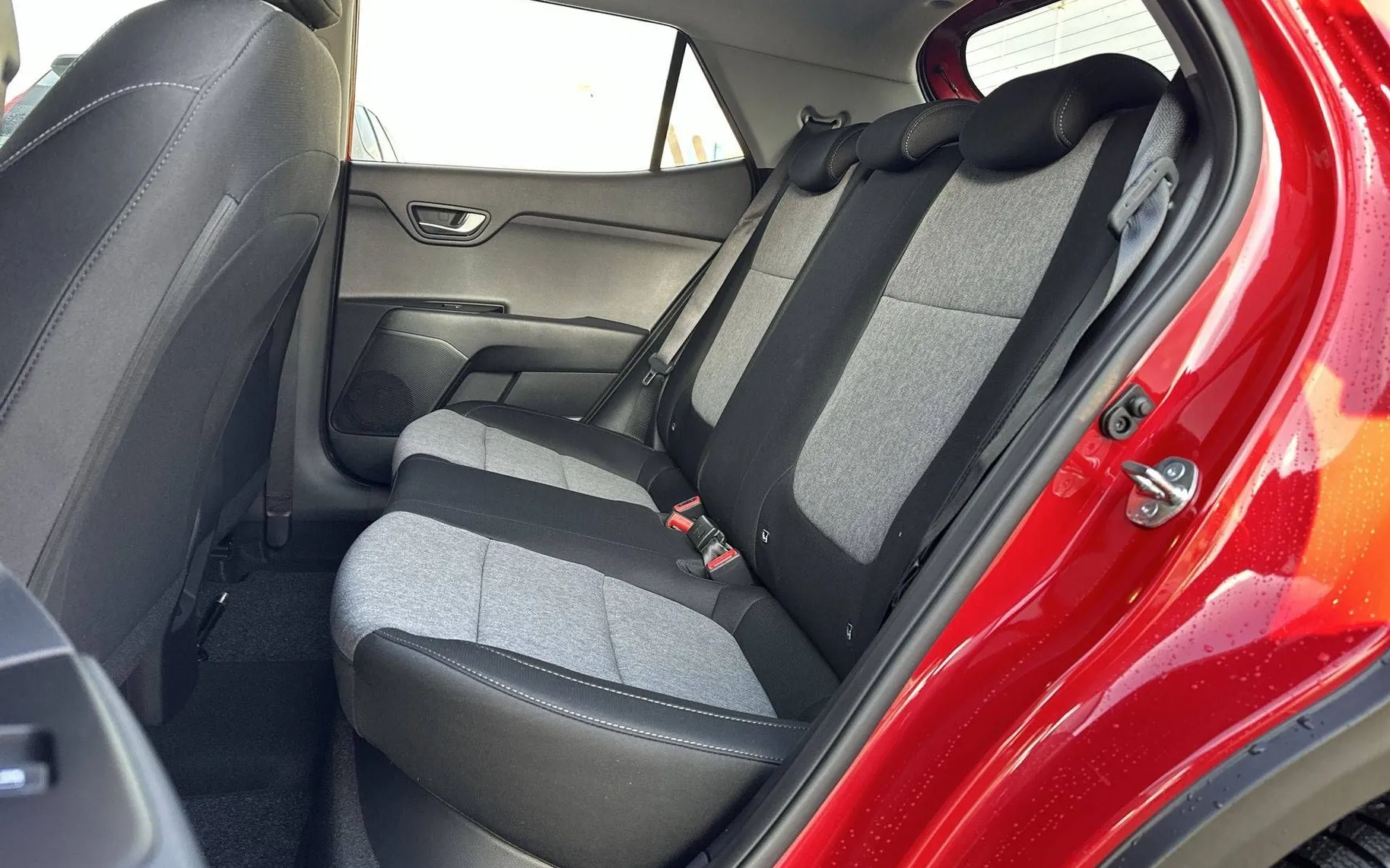 Notranja slika - KIA Stonic - 1.0 T-GDi EX Pulse DCT... - 9