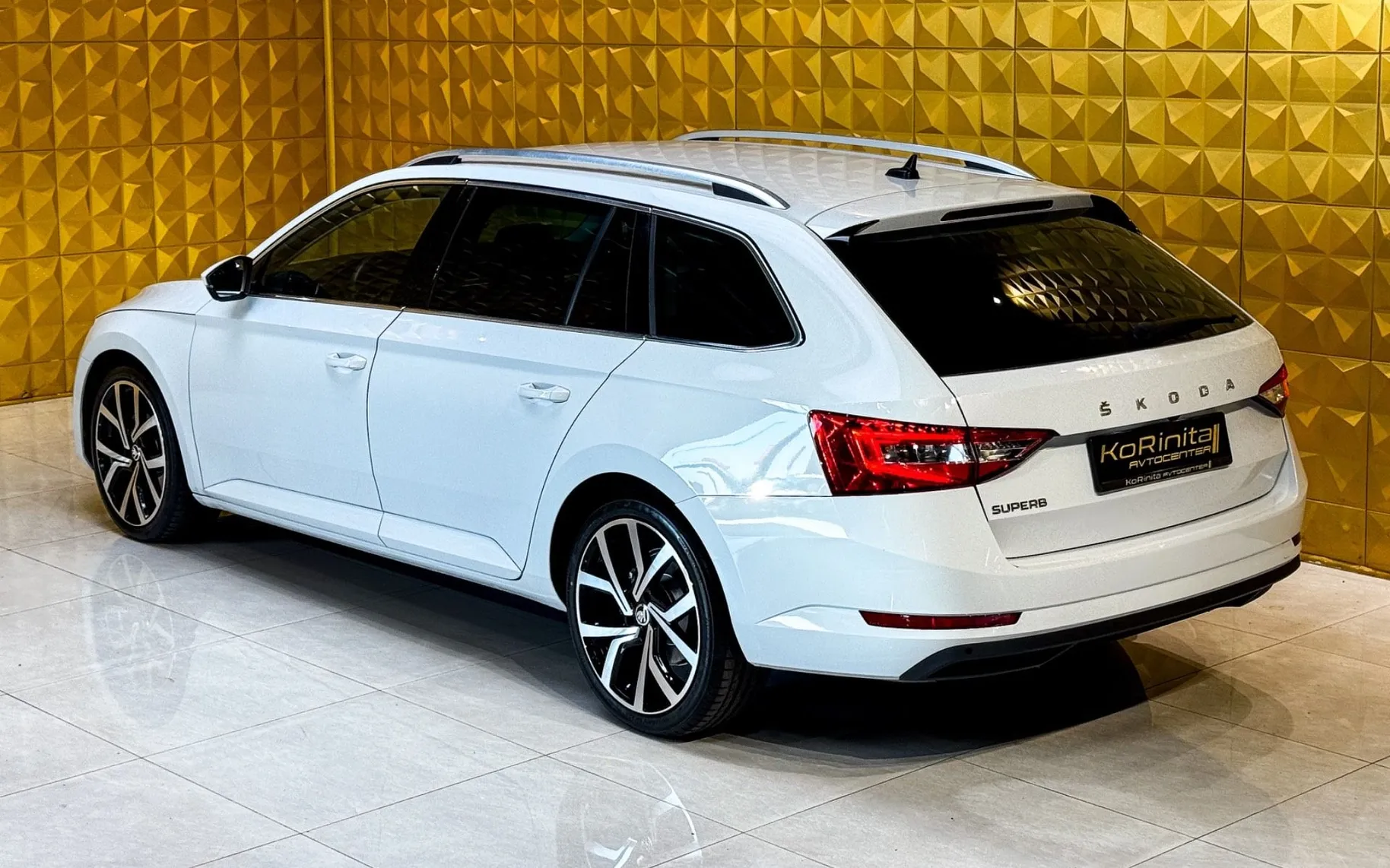 Notranja slika - Škoda Superb - 2.0 TDI AUT. FACELIFT-KAMERA-NAVI-RADAR TEMP - 8
