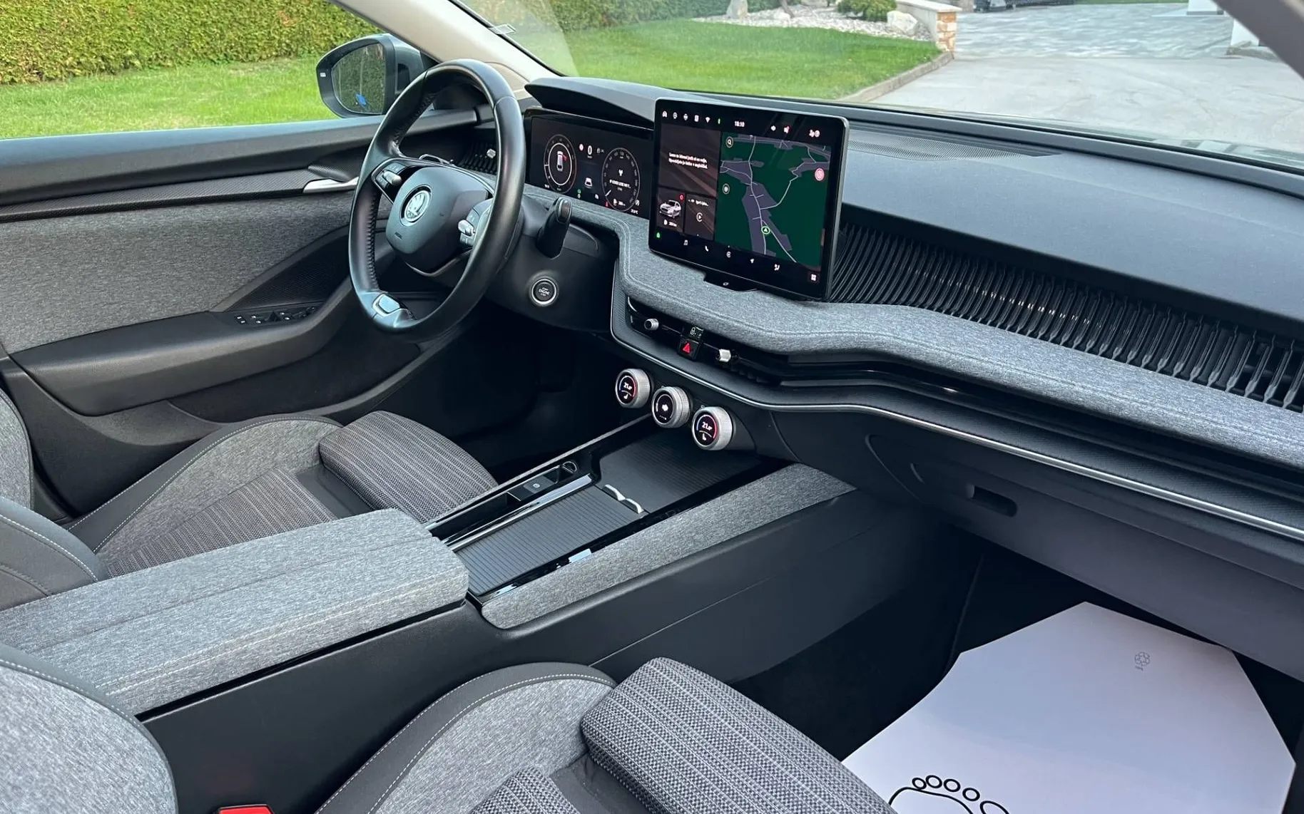 Notranja slika - Škoda Superb - Combi 1.5 TSI mHEV Selection DSG-1 LASTNIK-ALU-KAM - 9