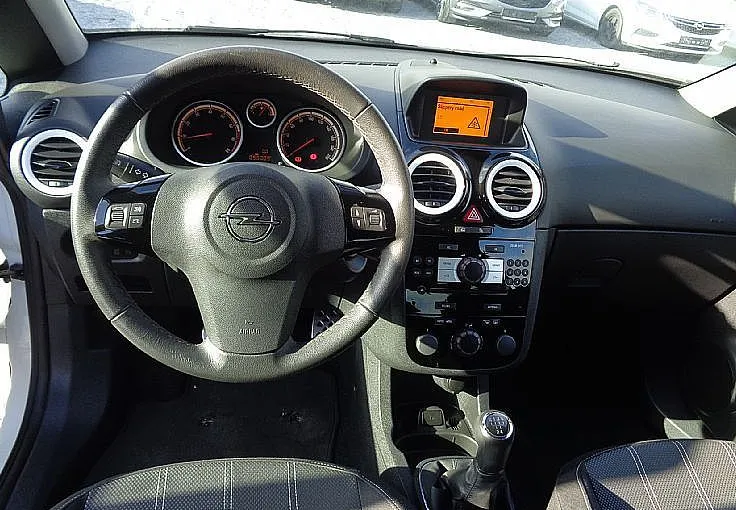 Zunanja slika - Opel Corsa - Color Edition 1.4 16V -SAMO 96.000km -BERI OPOMBE - 8