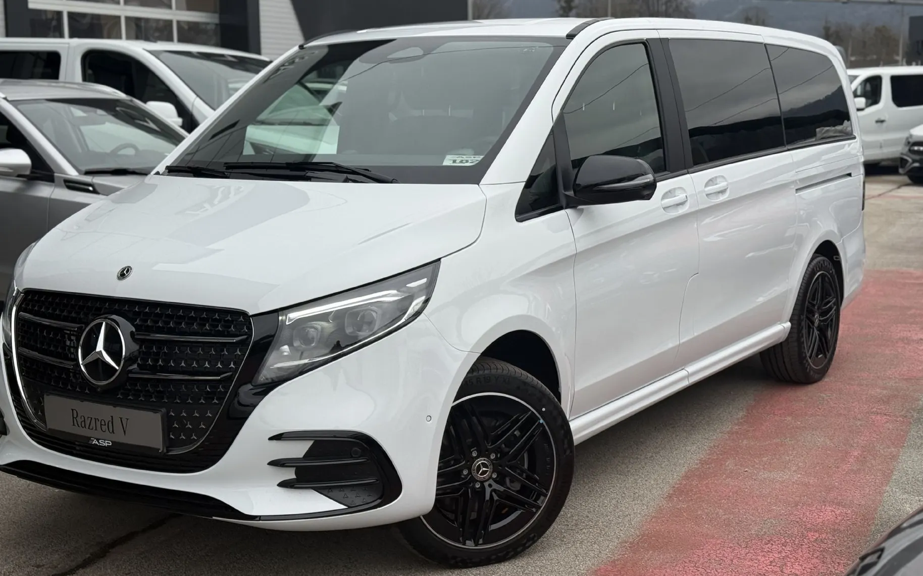 Zunanja slika - Mercedes-Benz V-Razred - V 300 d AVANTGARDE dolgi - 2