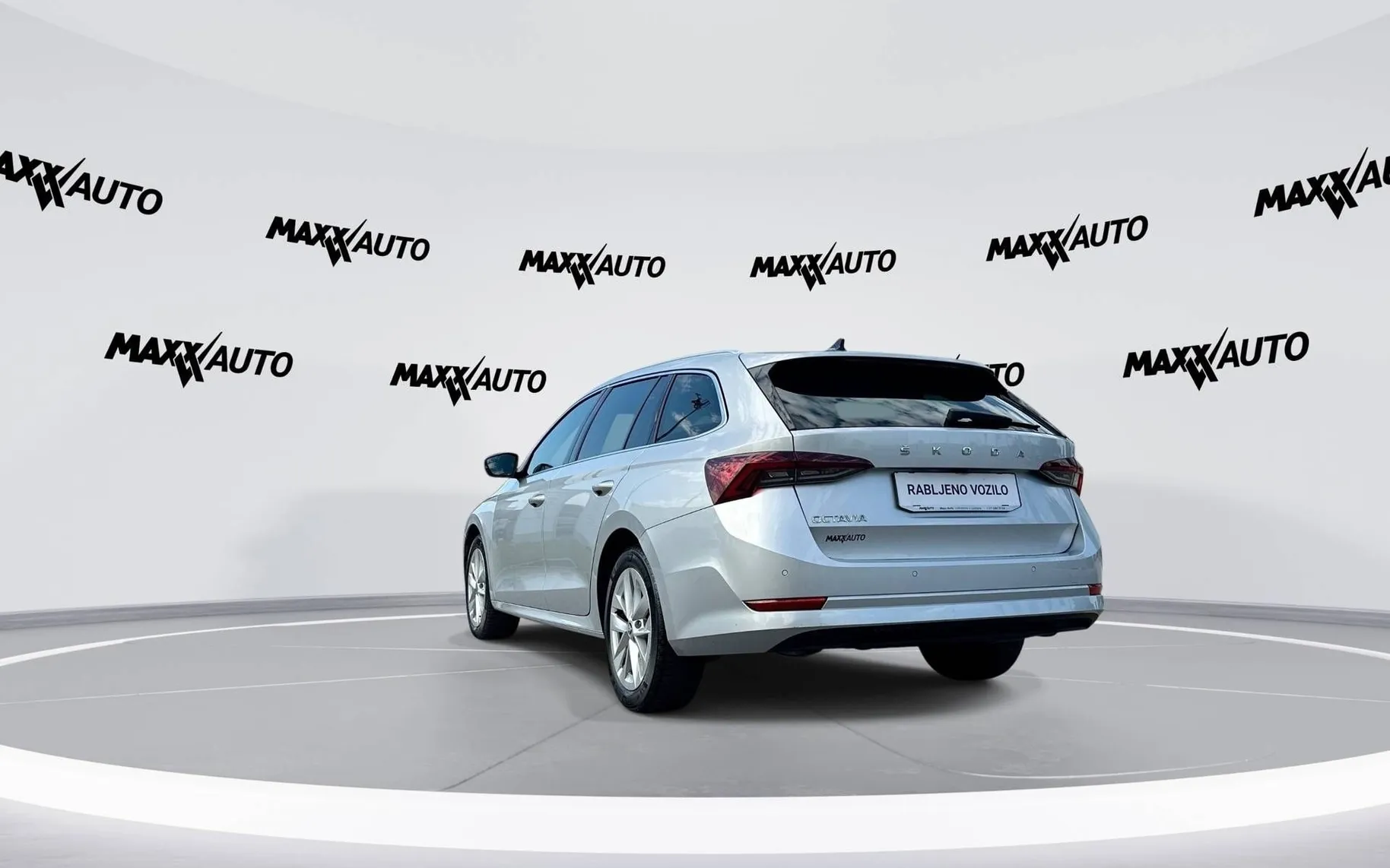 Notranja slika - Škoda Octavia - Combi 2.0 TDI Style DSG ACC Mrtvi kot Memory - 7