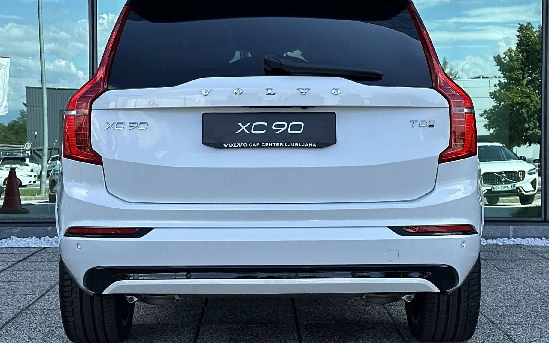 Zunanja slika - Volvo XC90 - T8 AWD Ultra Dark 7s 3 leta garancije + 3 servisi. - 6