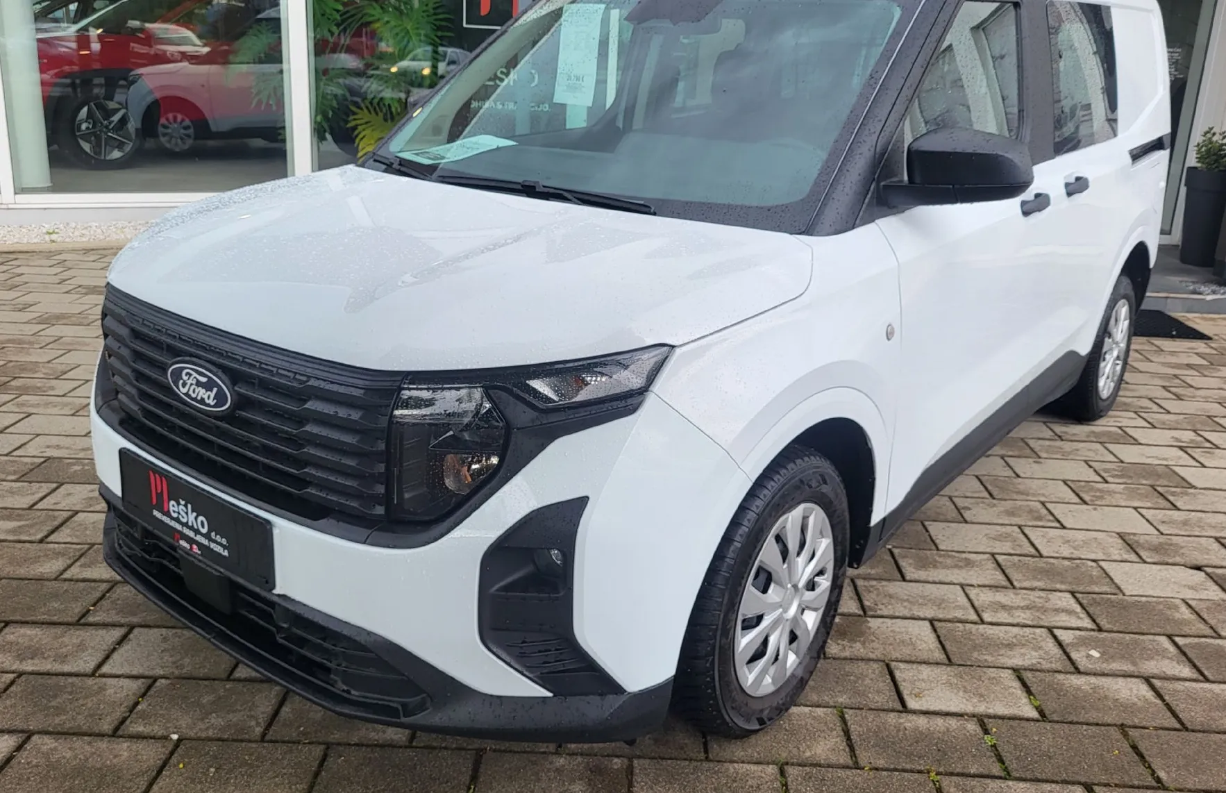 Zunanja slika - Ford Tourneo - Courier Transit 1.5tdci 5sedežni tovorni-možen odbitek DD - 1