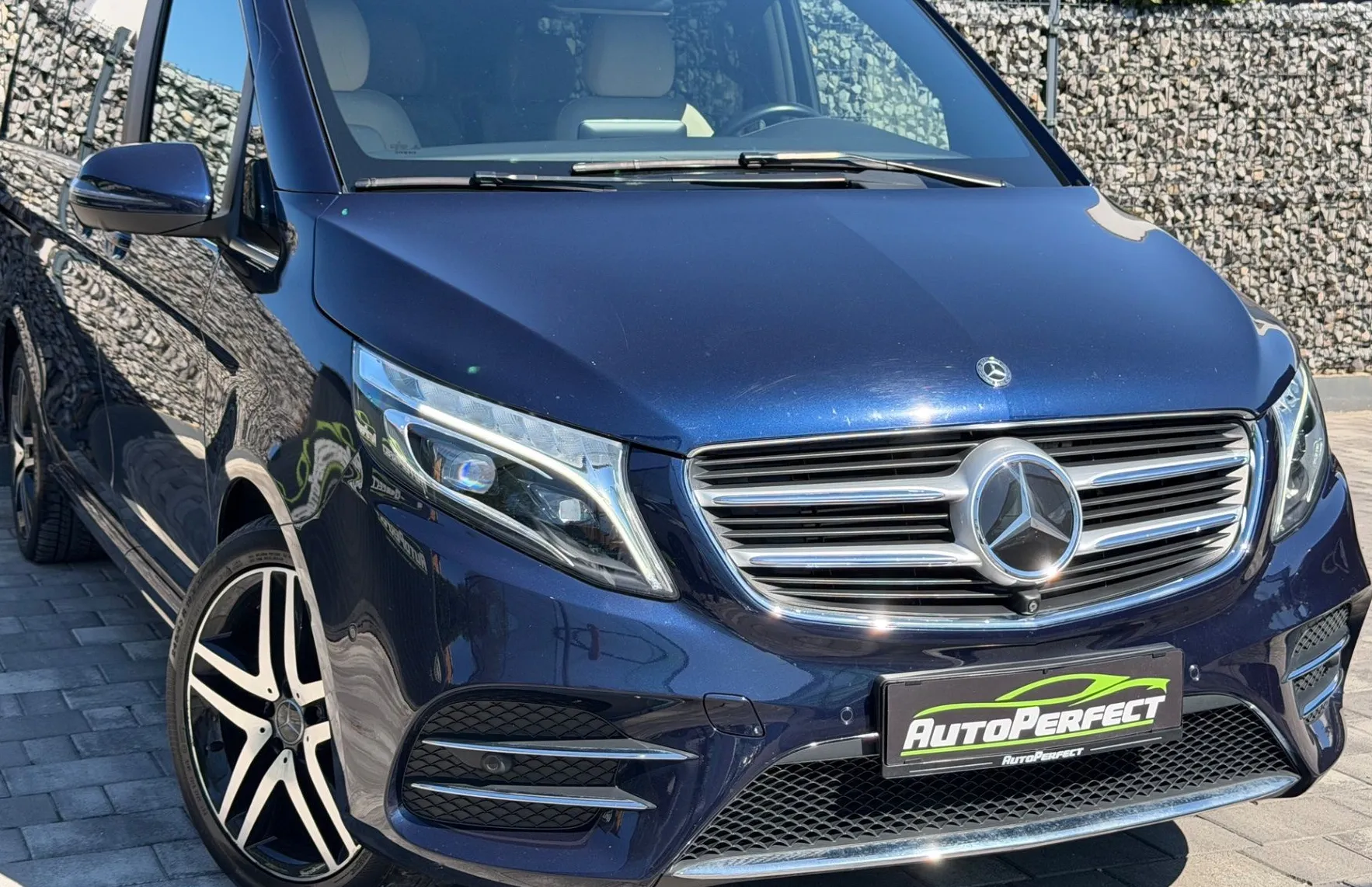 Zunanja slika - Mercedes-Benz V-Razred - V 250d 4MATIC|AMG Line|SLO|360°|KLJUKA|BURM.| - 1