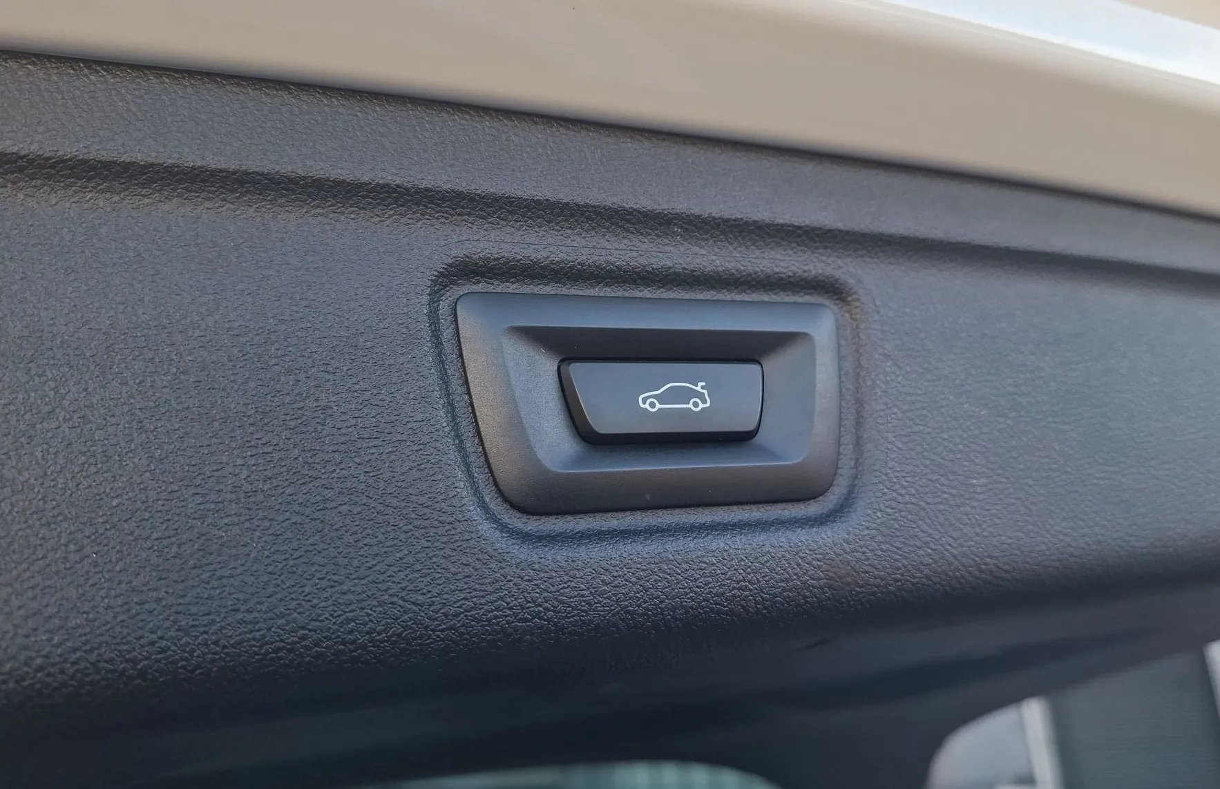 Zunanja slika - BMW Serija 3 - Touring: 318d Touring Avt. - 13