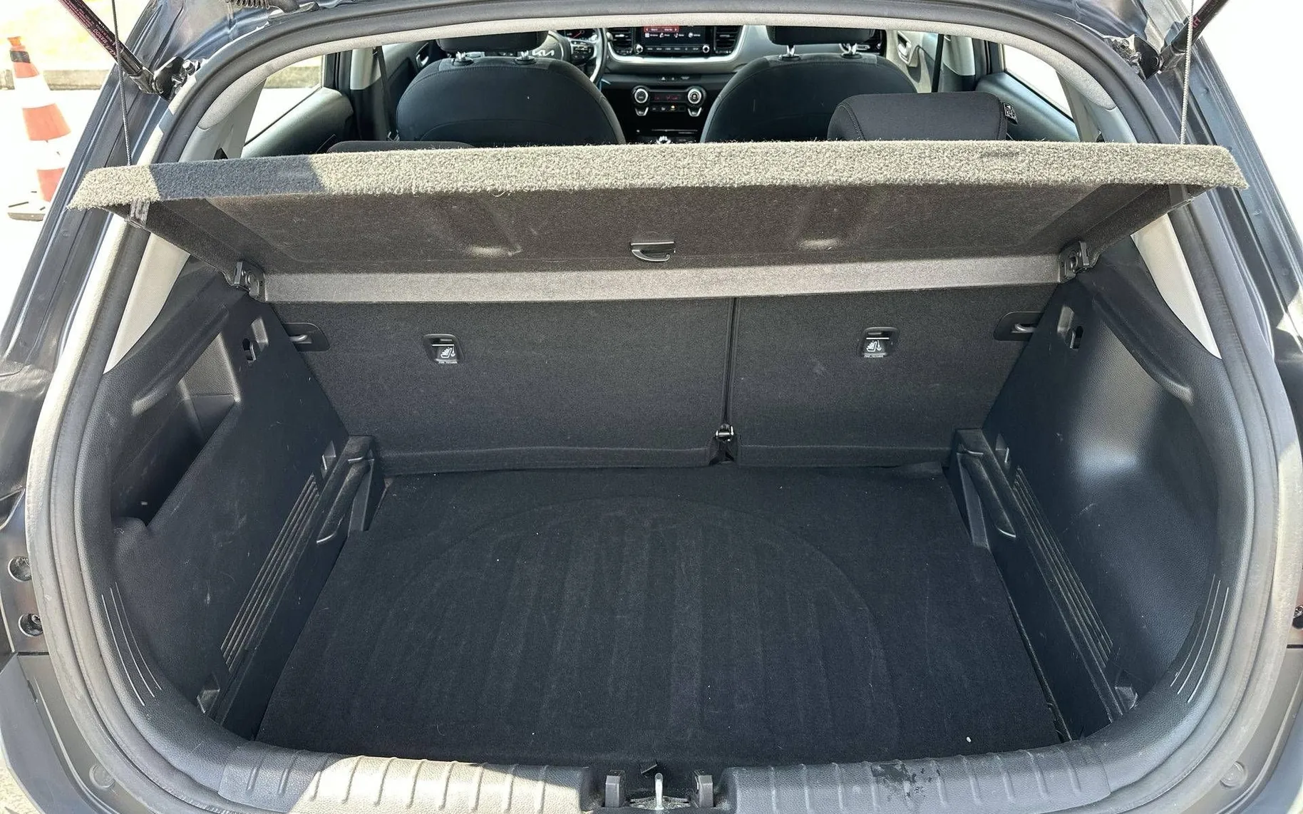 Notranja slika - KIA Stonic - 1.2 DPI LX Urban ISG... - 15
