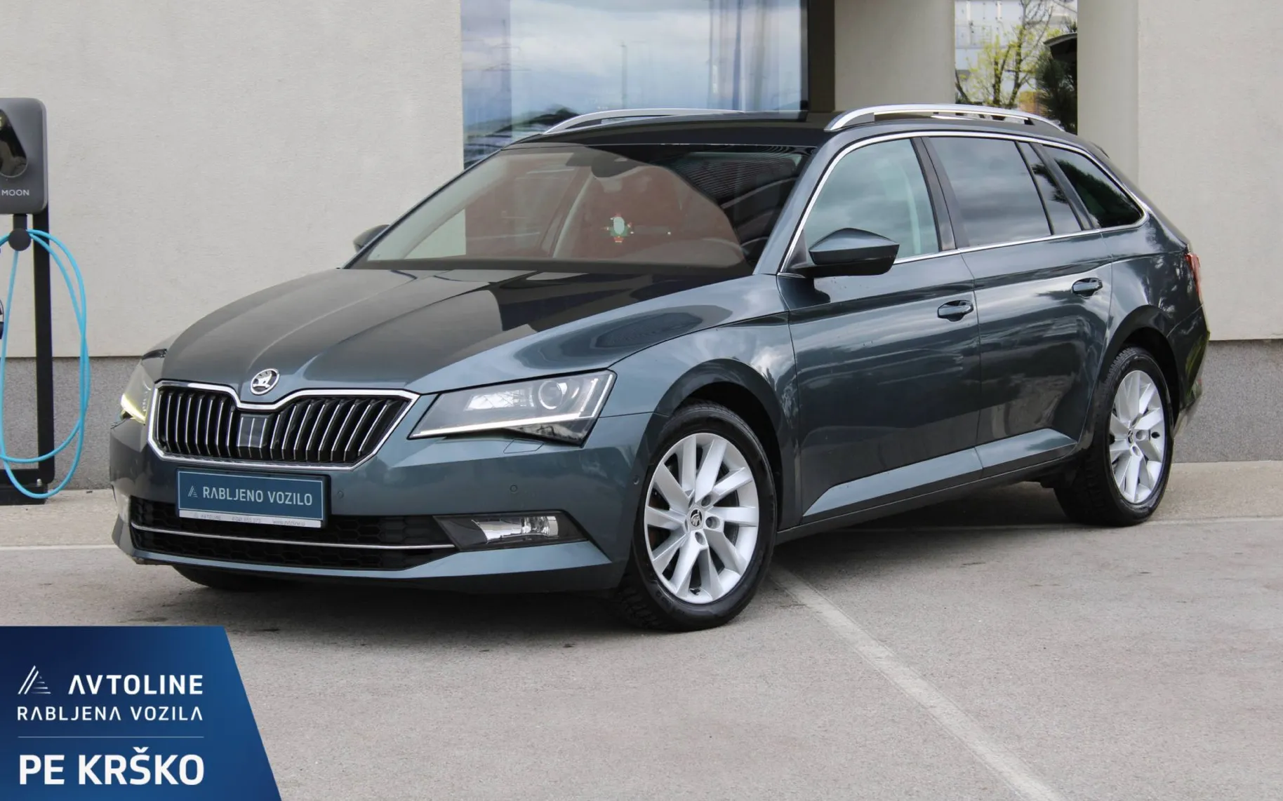 Zunanja slika - Škoda Superb - 1.6 TDI Style Combi 88 kW NAVI TEMPO GRET SED KAM - 1