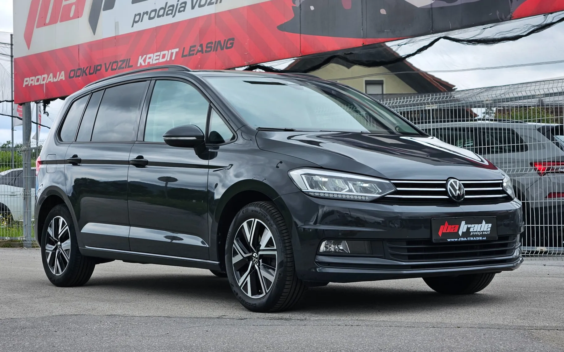 Zunanja slika - Volkswagen Touran - 2,0 TDI BMT Family DSG - 1