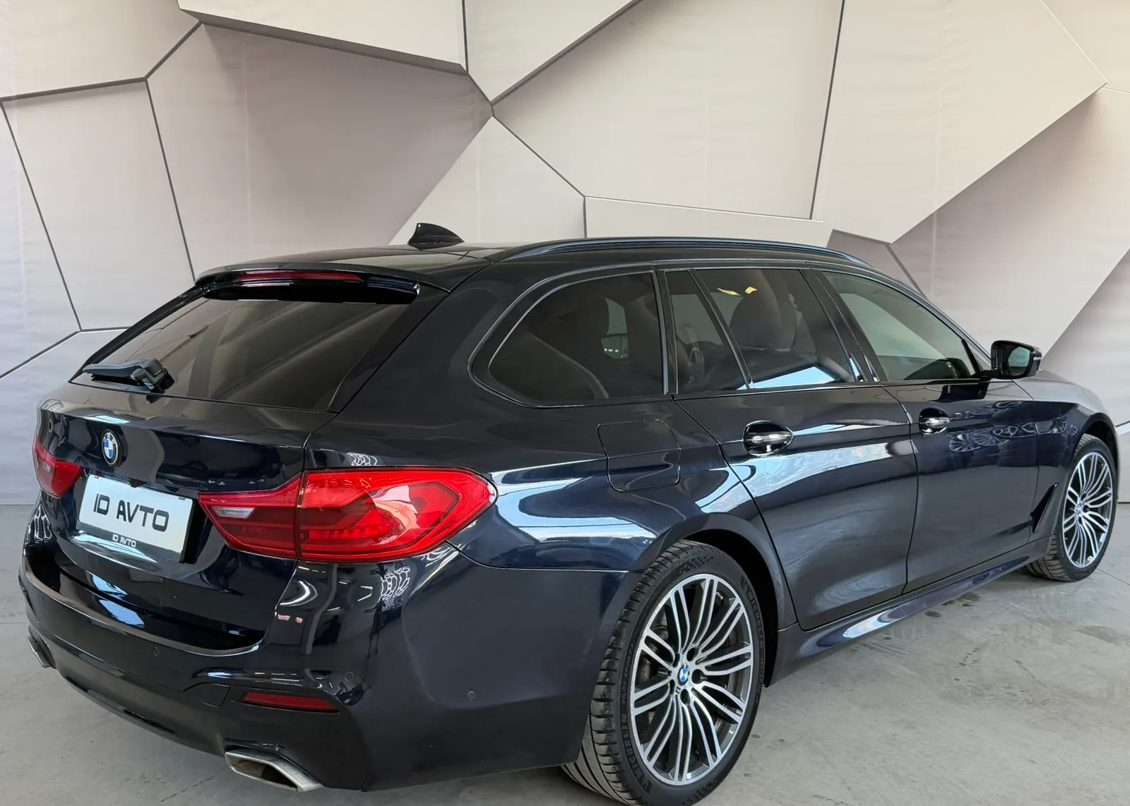 Zunanja slika - BMW Serija 5 - 520d xDrive touring Avt. - 2