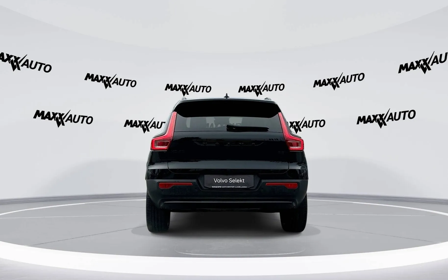 Zunanja slika - Volvo XC40 - B3 P Plus Black Edition Avt. - 6