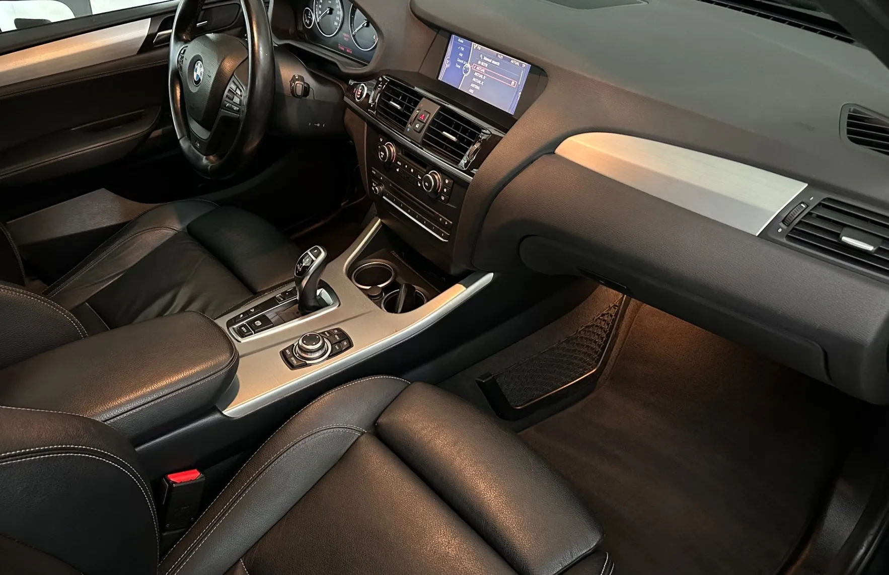 Zunanja slika - BMW X3 - serija : xDrive35d Avt. MSPORT-19COL-KAMERA-HUD-NAVI-USNJE - 10