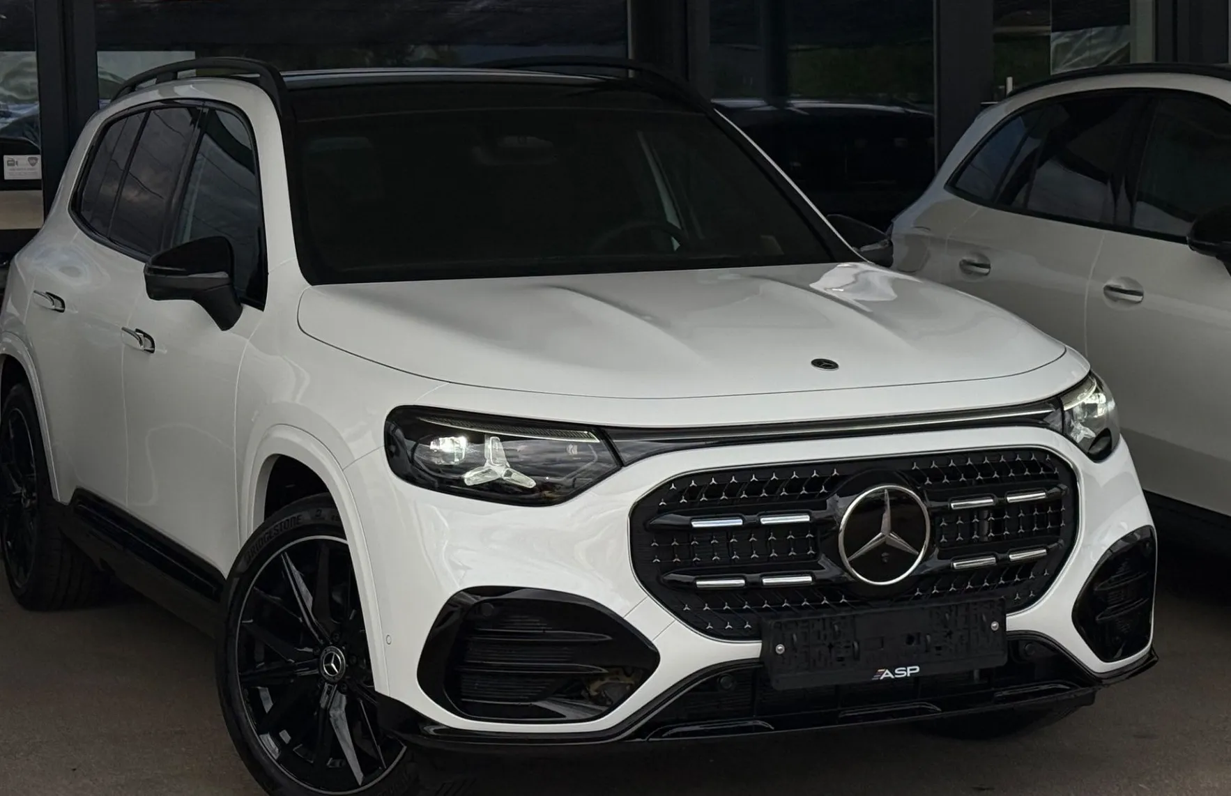 Zunanja slika - Mercedes-Benz GLB-Razred - 220 4MATIC AMG LINE - 1