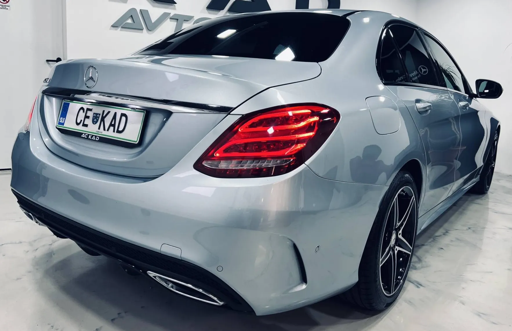 Zunanja slika - Mercedes-Benz C-Razred - C 220 d AMG LINE - KAMERA-LED-NAVI-GRETJE HLAJEN.. - 4
