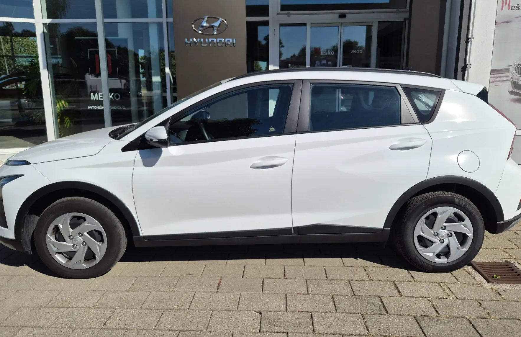 Zunanja slika - Hyundai Bayon - 1.2 MPI slo-1 last-tov.garancija-kamera-ac-pdc-... - 4